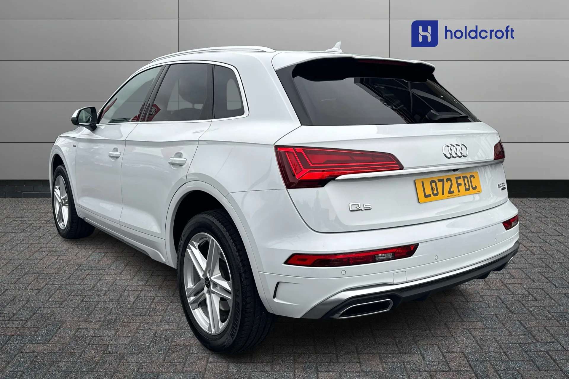 A 2022 AUDI Q5 40 TDI Quattro S Line 5dr S Tronic A 2022 AUDI Q5 40 TDI Quattro S Line 5dr S Tronic