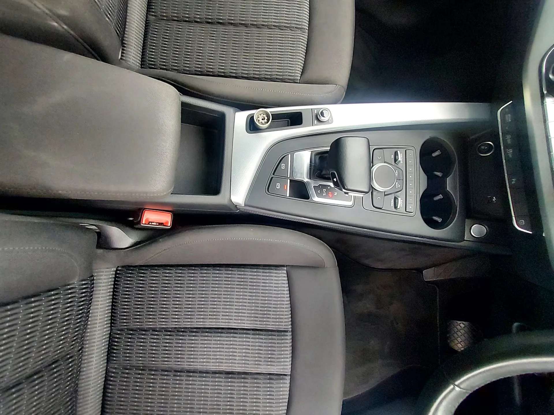 2020 AUDI A4 2020 AUDI A4