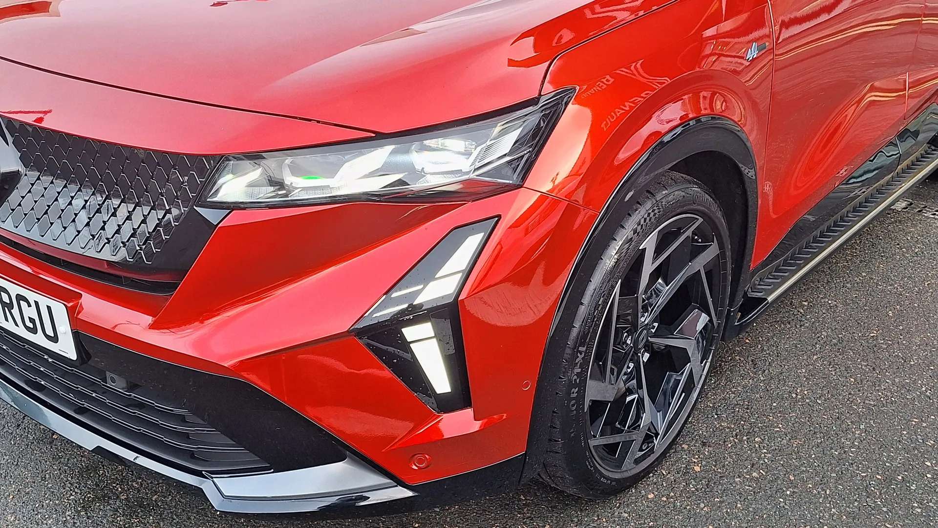 A 2025 RENAULT RAFALE E-Tech PHEV Atelier Alpine AWD 5dr Auto A 2025 RENAULT RAFALE E-Tech PHEV Atelier Alpine AWD 5dr Auto