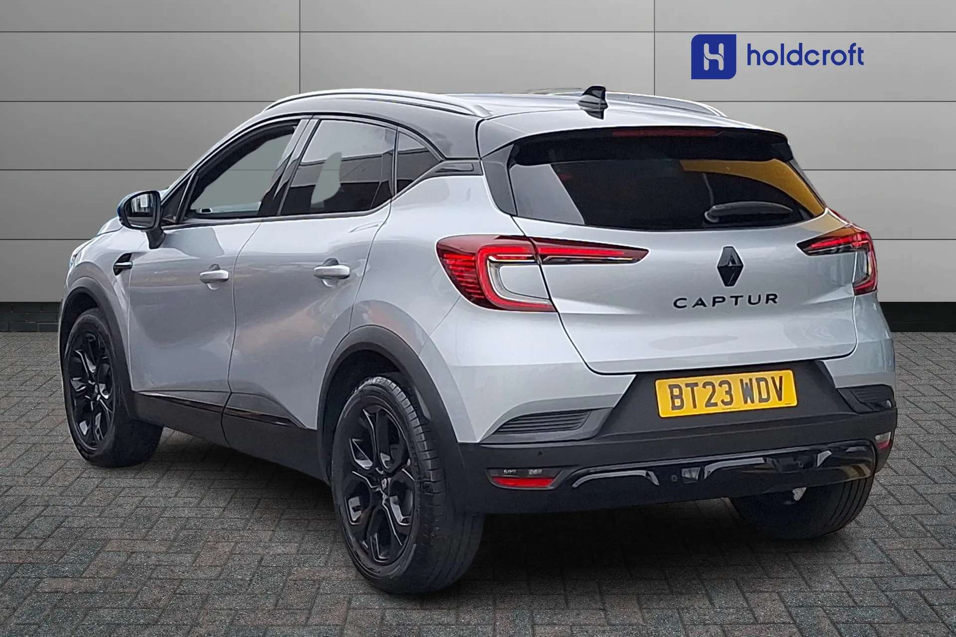 A 2023 RENAULT CAPTUR 1.0 TCE 90 Rive Gauche 5dr A 2023 RENAULT CAPTUR 1.0 TCE 90 Rive Gauche 5dr