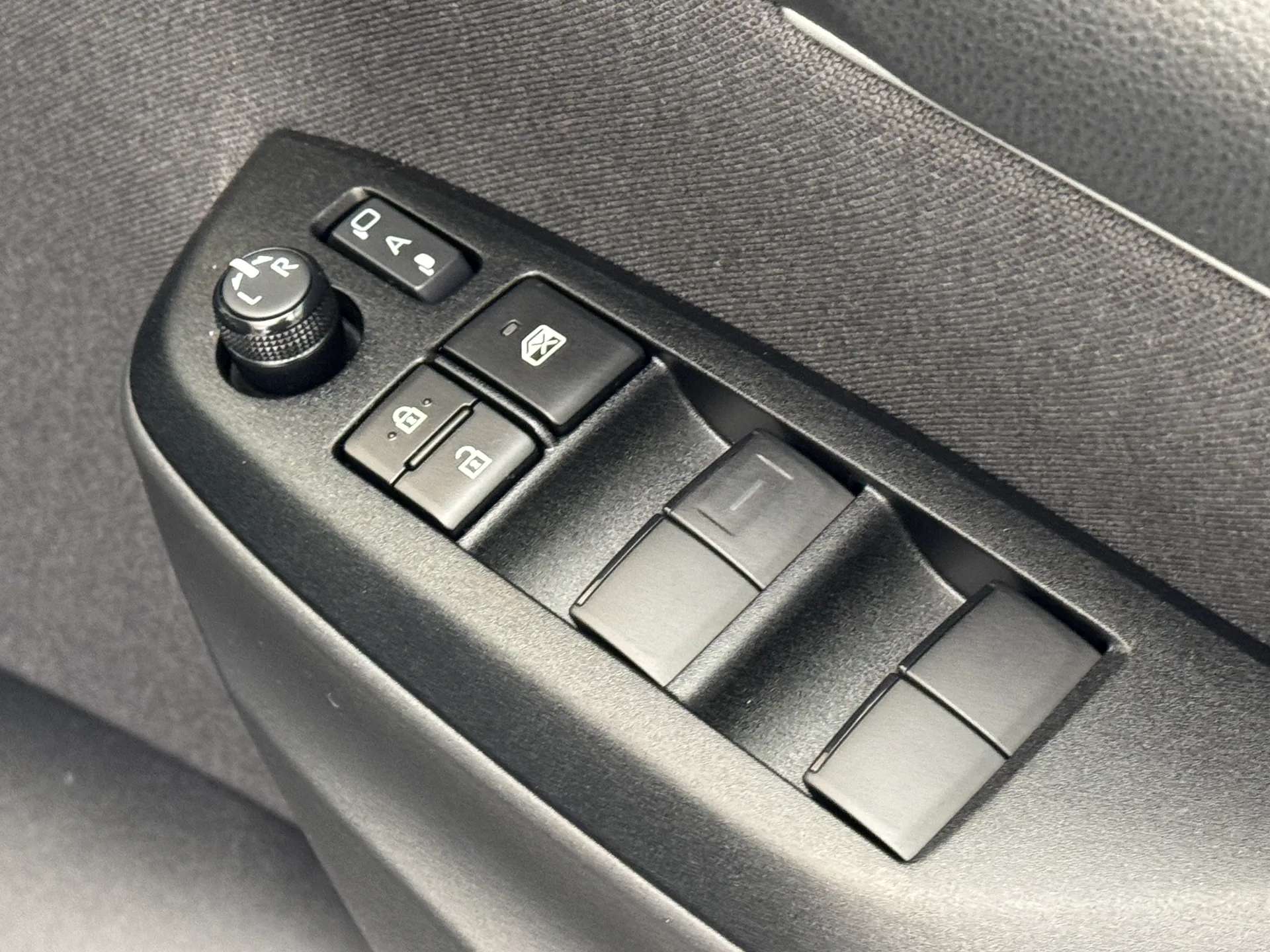 2024 MAZDA 2 HYBRID 2024 MAZDA 2 HYBRID