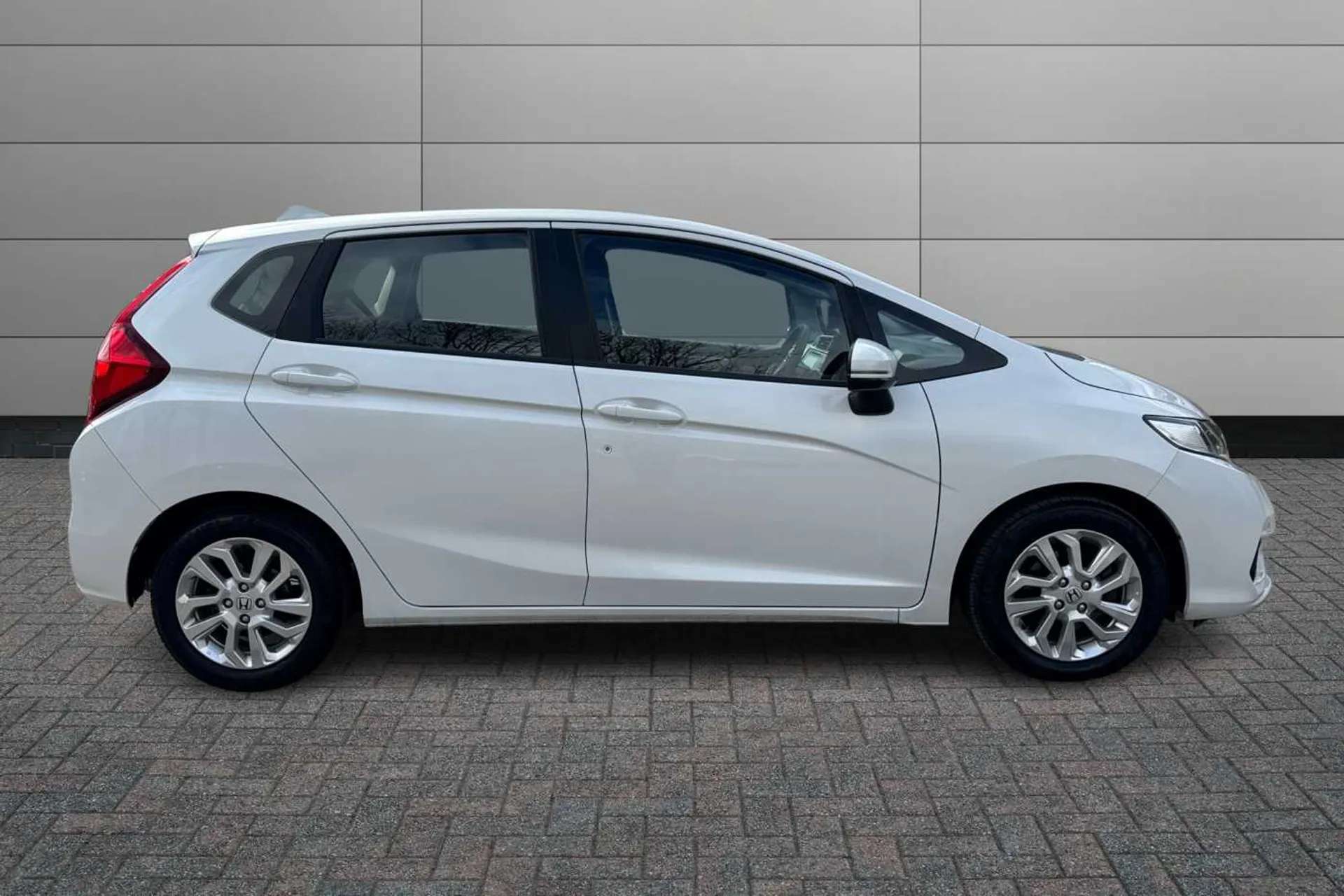 A 2018 HONDA JAZZ 1.3 i-VTEC SE Navi 5dr CVT A 2018 HONDA JAZZ 1.3 i-VTEC SE Navi 5dr CVT