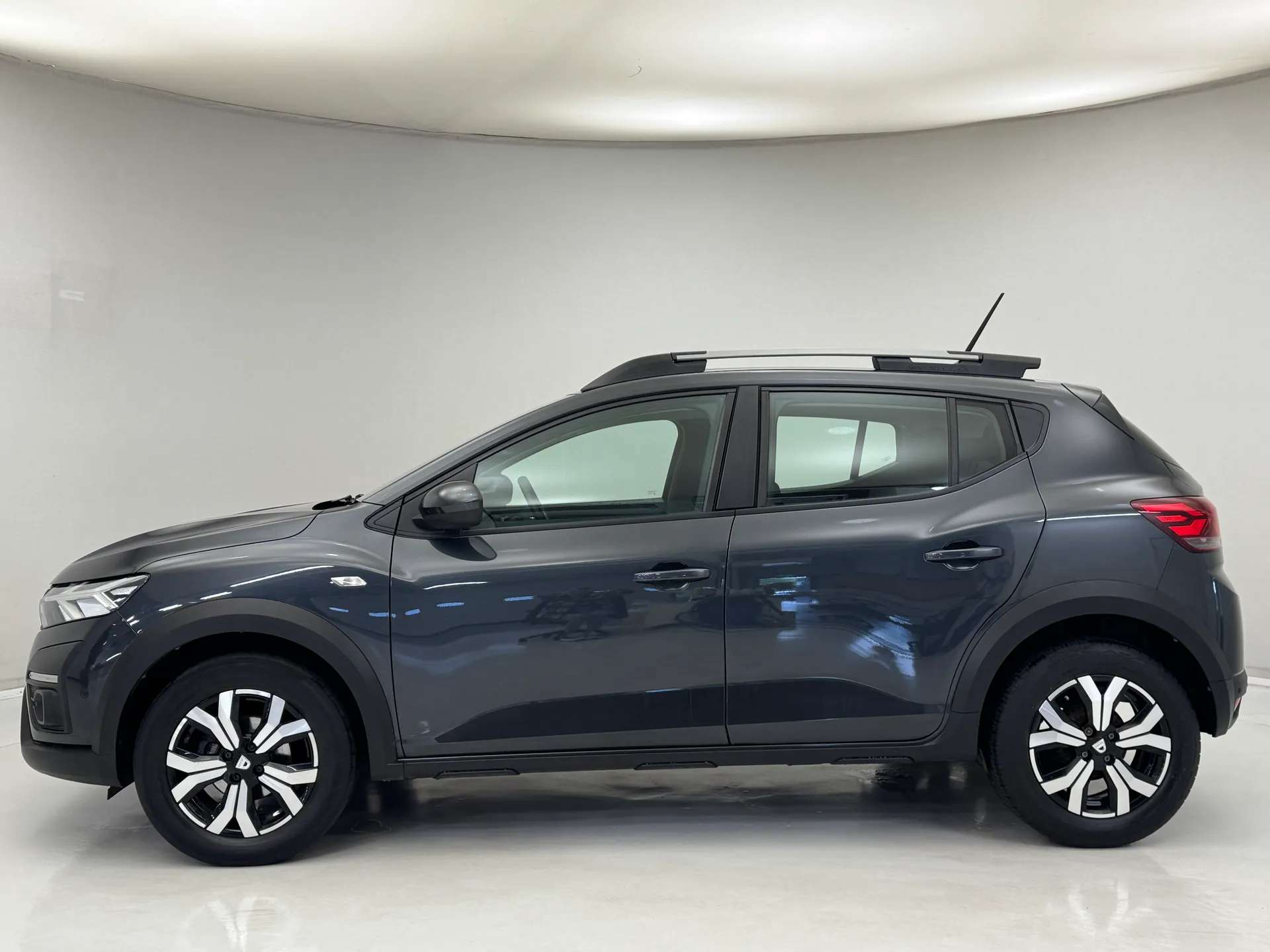 A 2022 DACIA SANDERO STEPWAY 1.0 TCe Prestige 5dr A 2022 DACIA SANDERO STEPWAY 1.0 TCe Prestige 5dr