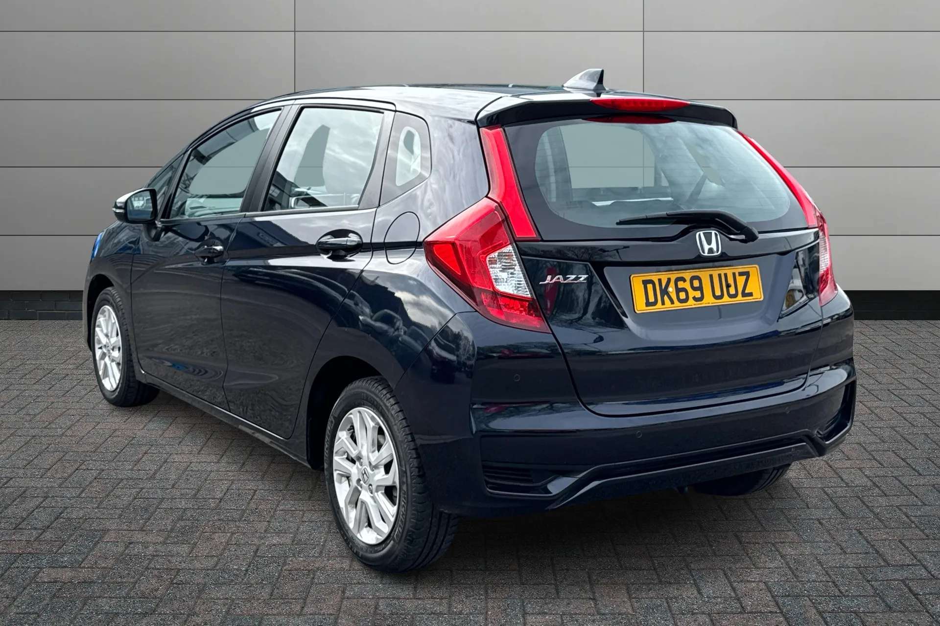 A 2019 HONDA JAZZ 1.3 i-VTEC SE Navi 5dr A 2019 HONDA JAZZ 1.3 i-VTEC SE Navi 5dr