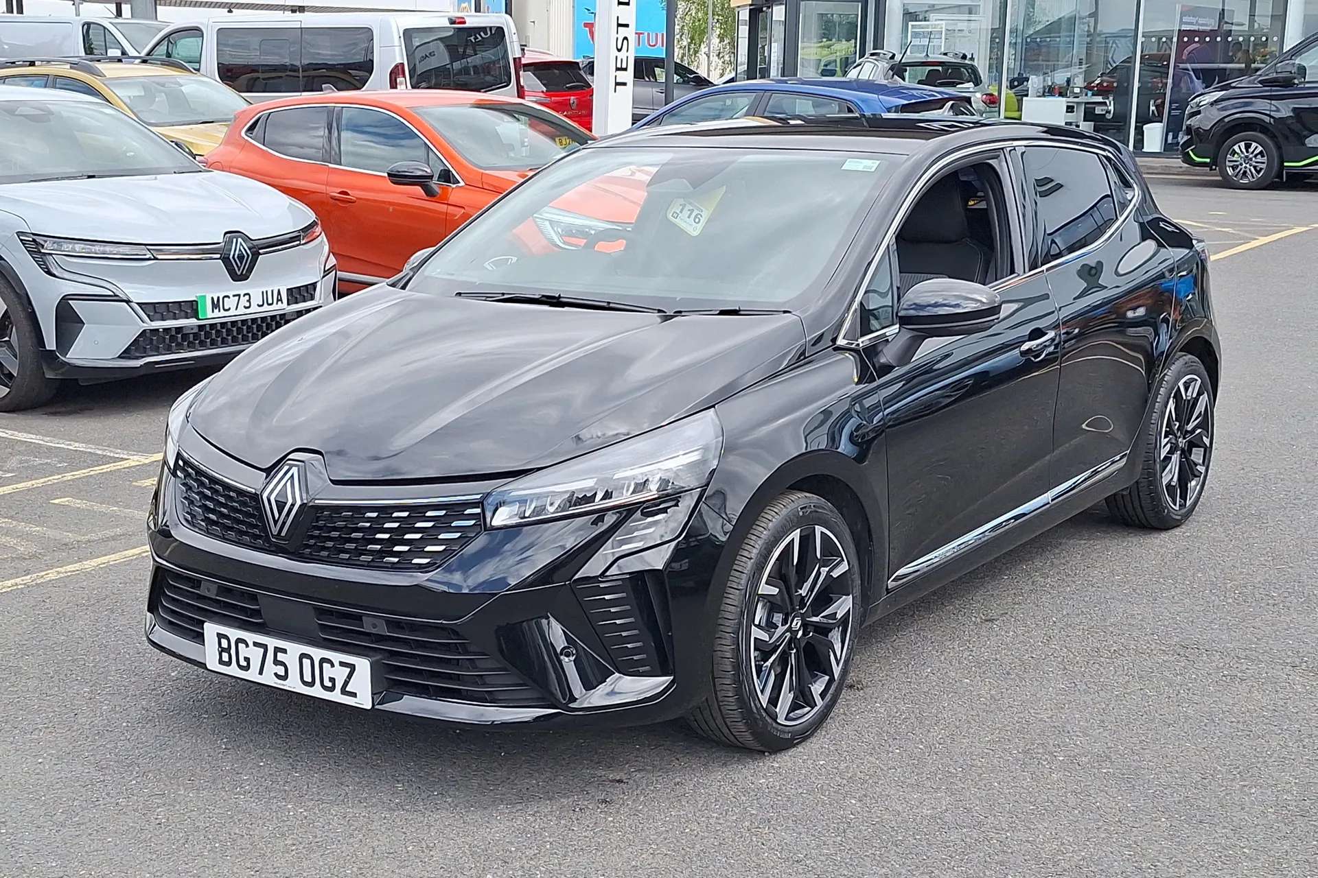 2025 RENAULT CLIO 2025 RENAULT CLIO