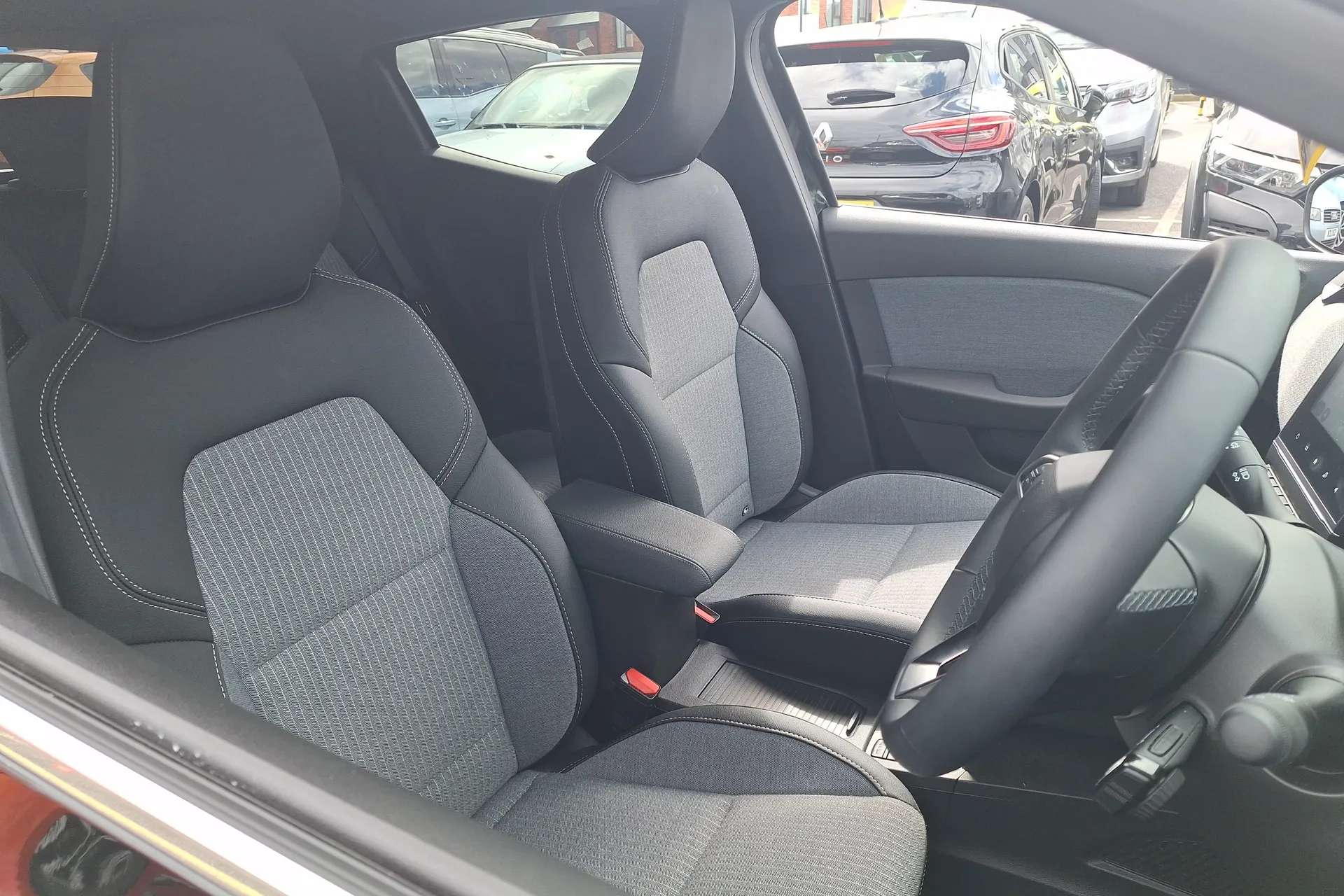 2025 RENAULT CLIO 2025 RENAULT CLIO