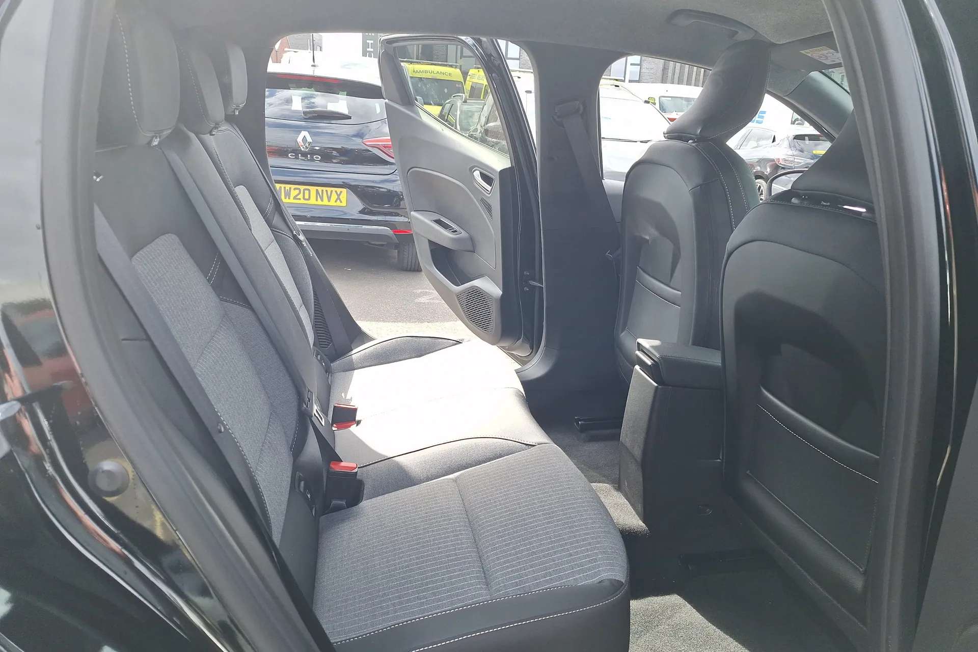 2025 RENAULT CLIO 2025 RENAULT CLIO