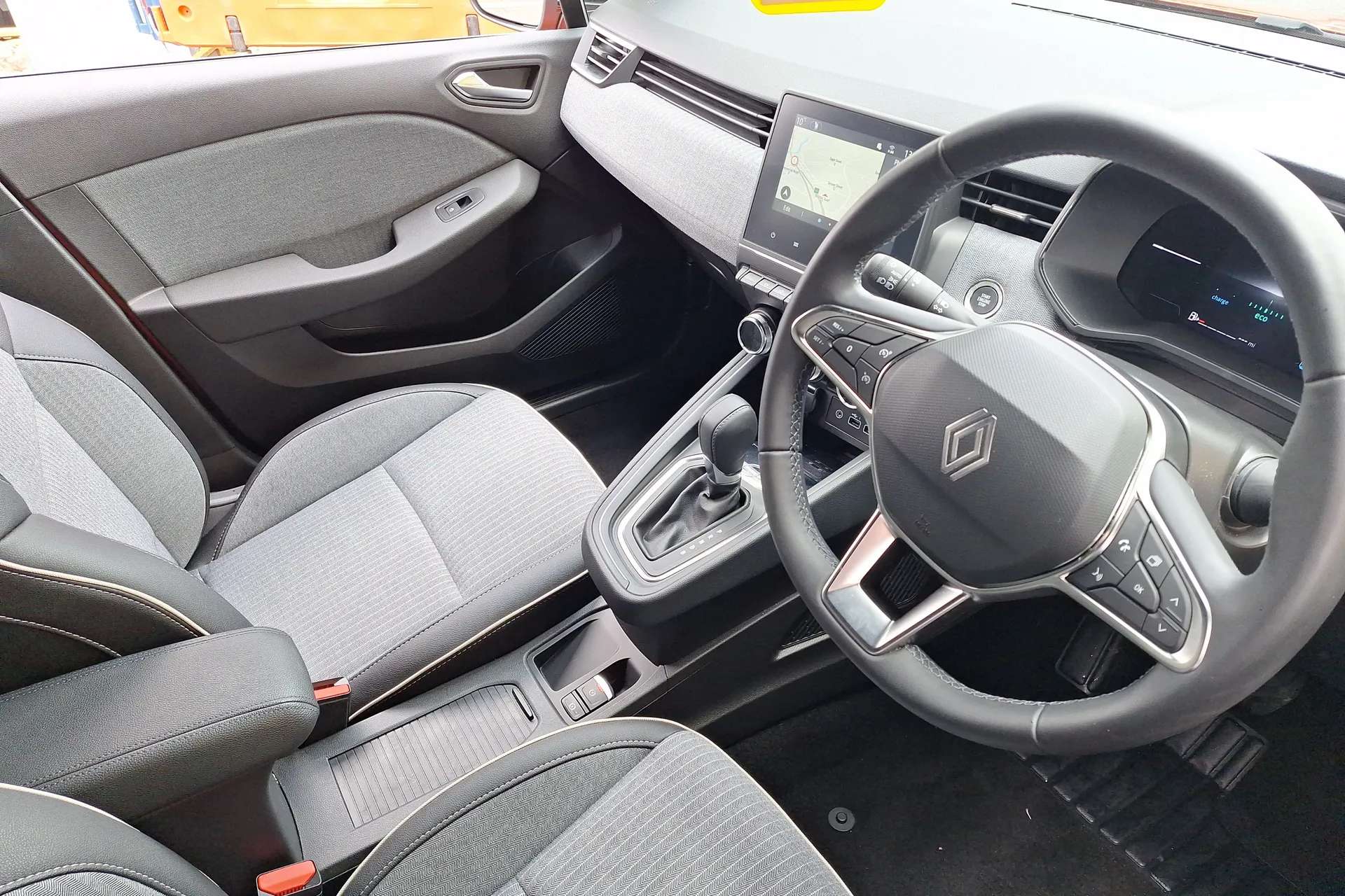2025 RENAULT CLIO 2025 RENAULT CLIO