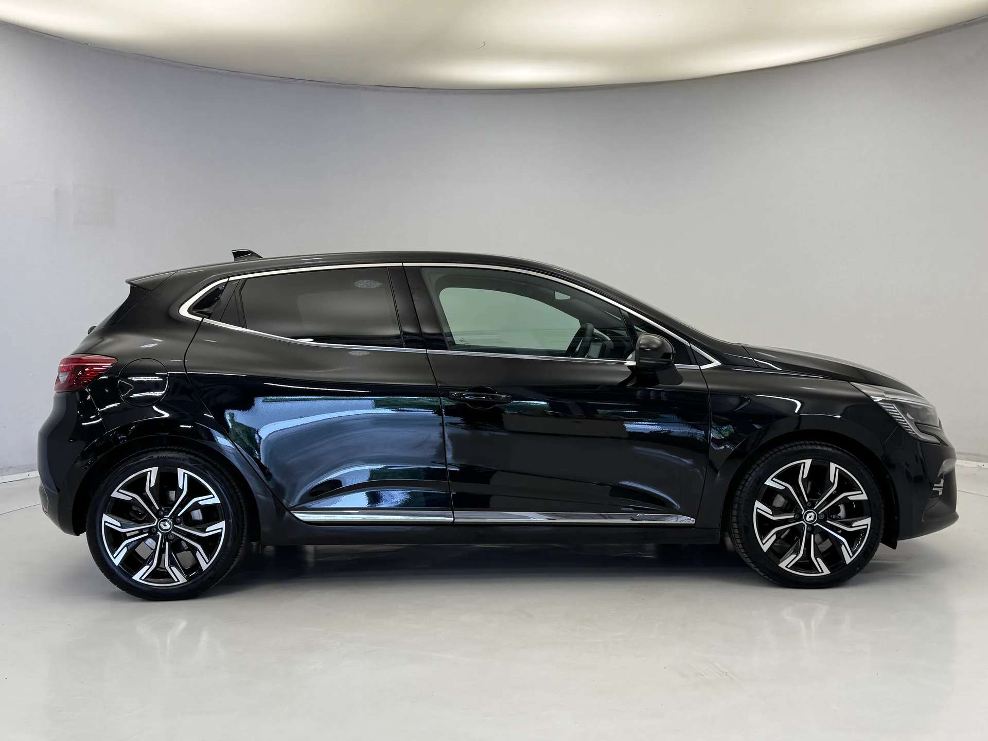 A 2023 RENAULT CLIO 1.6 E-TECH full hybrid 145 Techno 5dr Auto A 2023 RENAULT CLIO 1.6 E-TECH full hybrid 145 Techno 5dr Auto