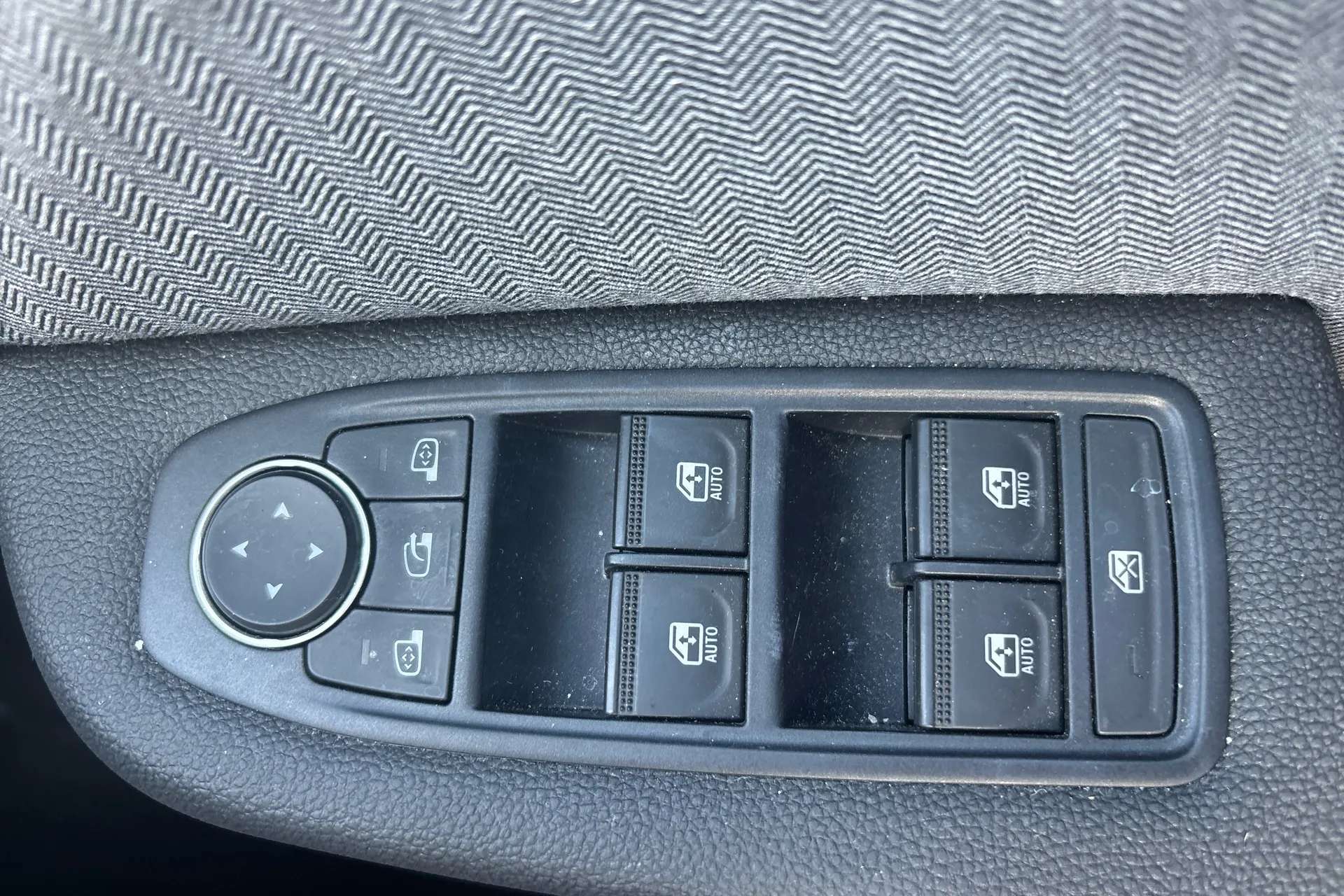 2025 RENAULT CLIO 2025 RENAULT CLIO