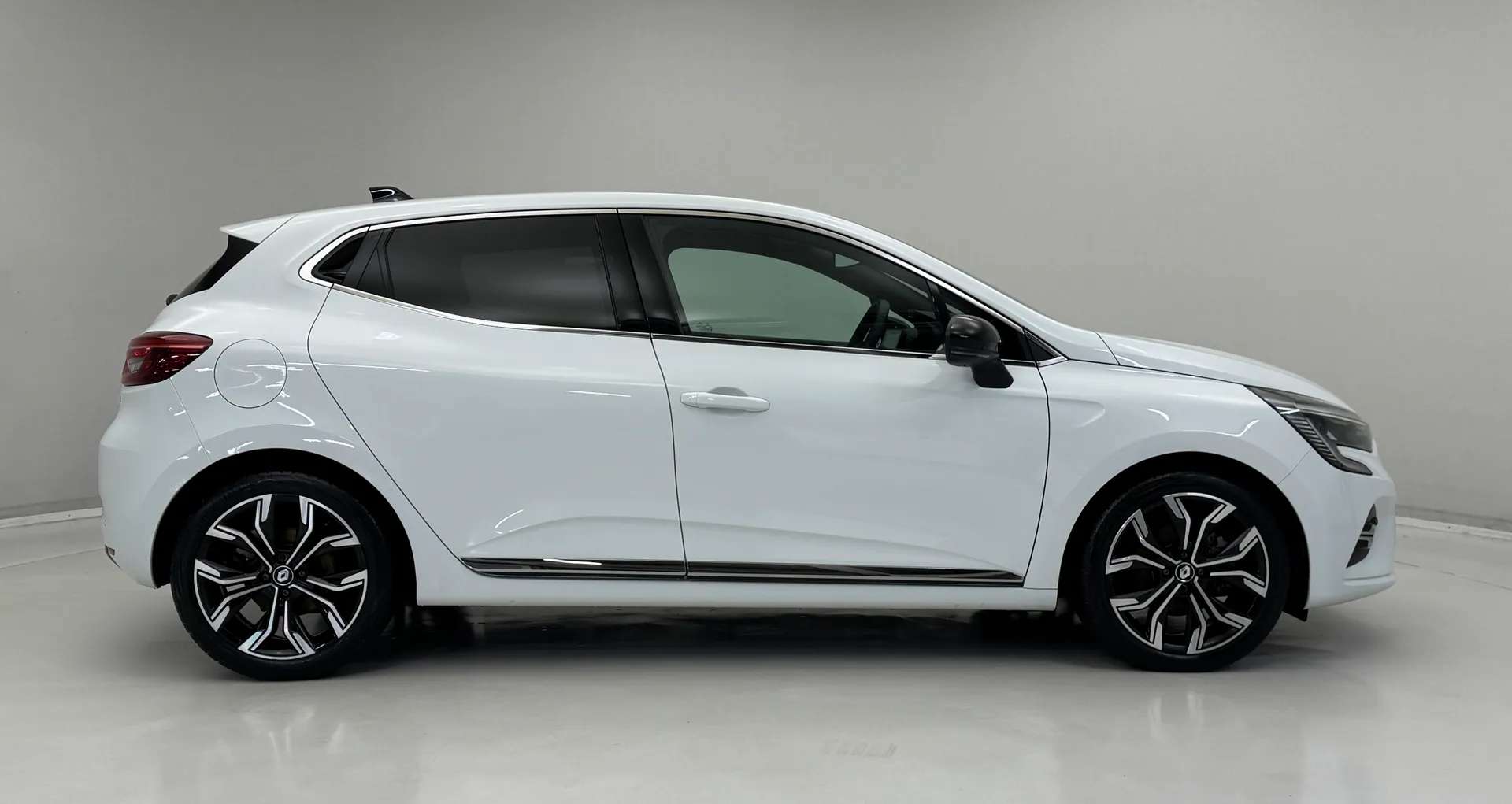 2023 RENAULT CLIO 2023 RENAULT CLIO