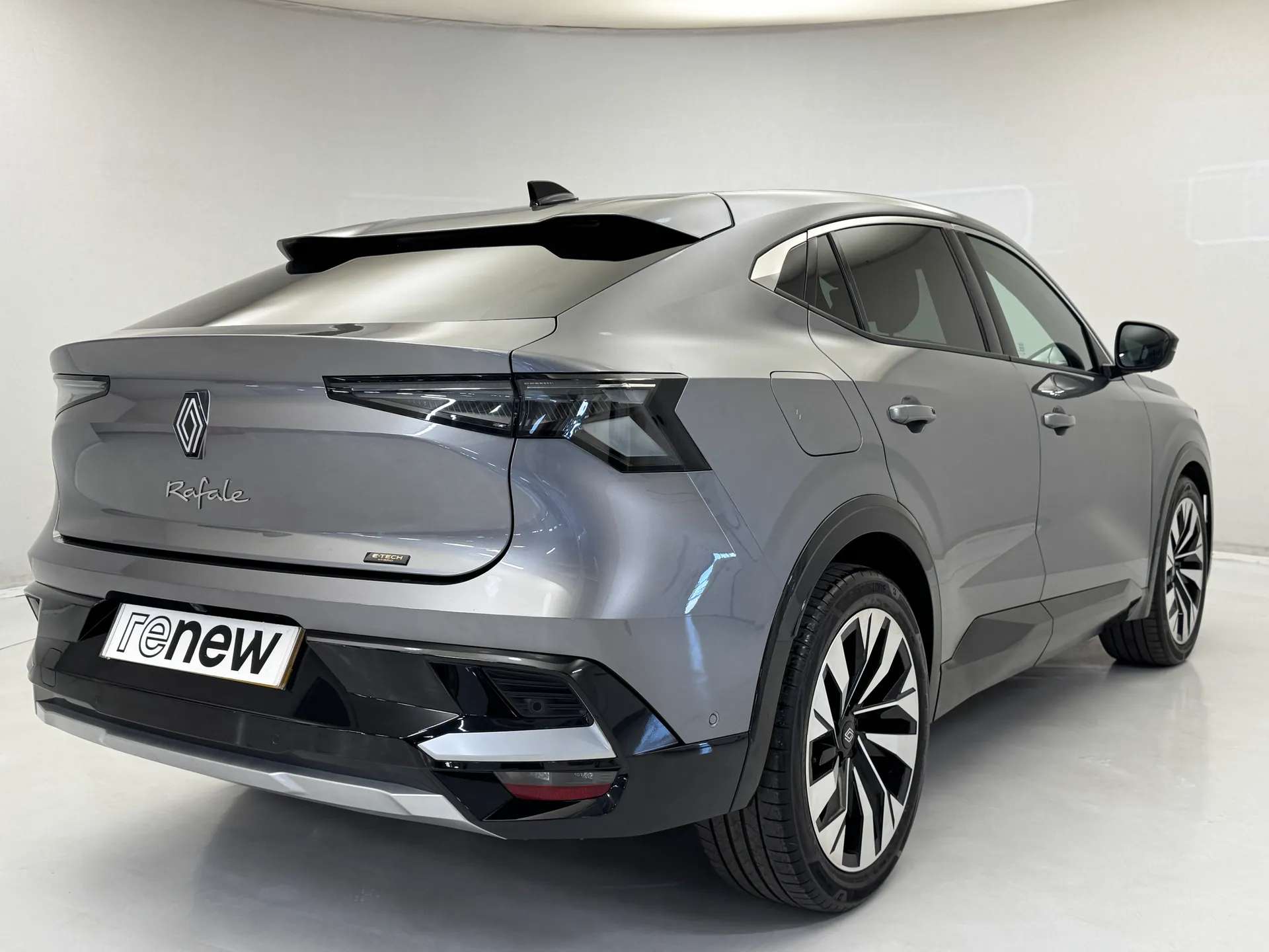 A 2025 RENAULT RAFALE E-Tech Full Hybrid Techno 5dr Auto A 2025 RENAULT RAFALE E-Tech Full Hybrid Techno 5dr Auto