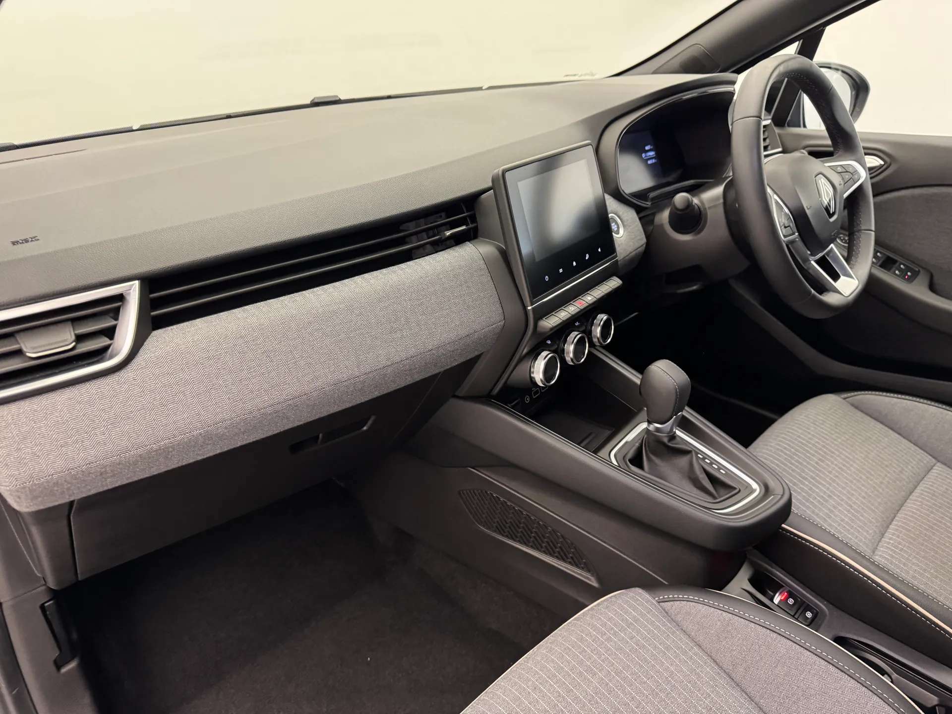 2024 RENAULT CLIO 2024 RENAULT CLIO