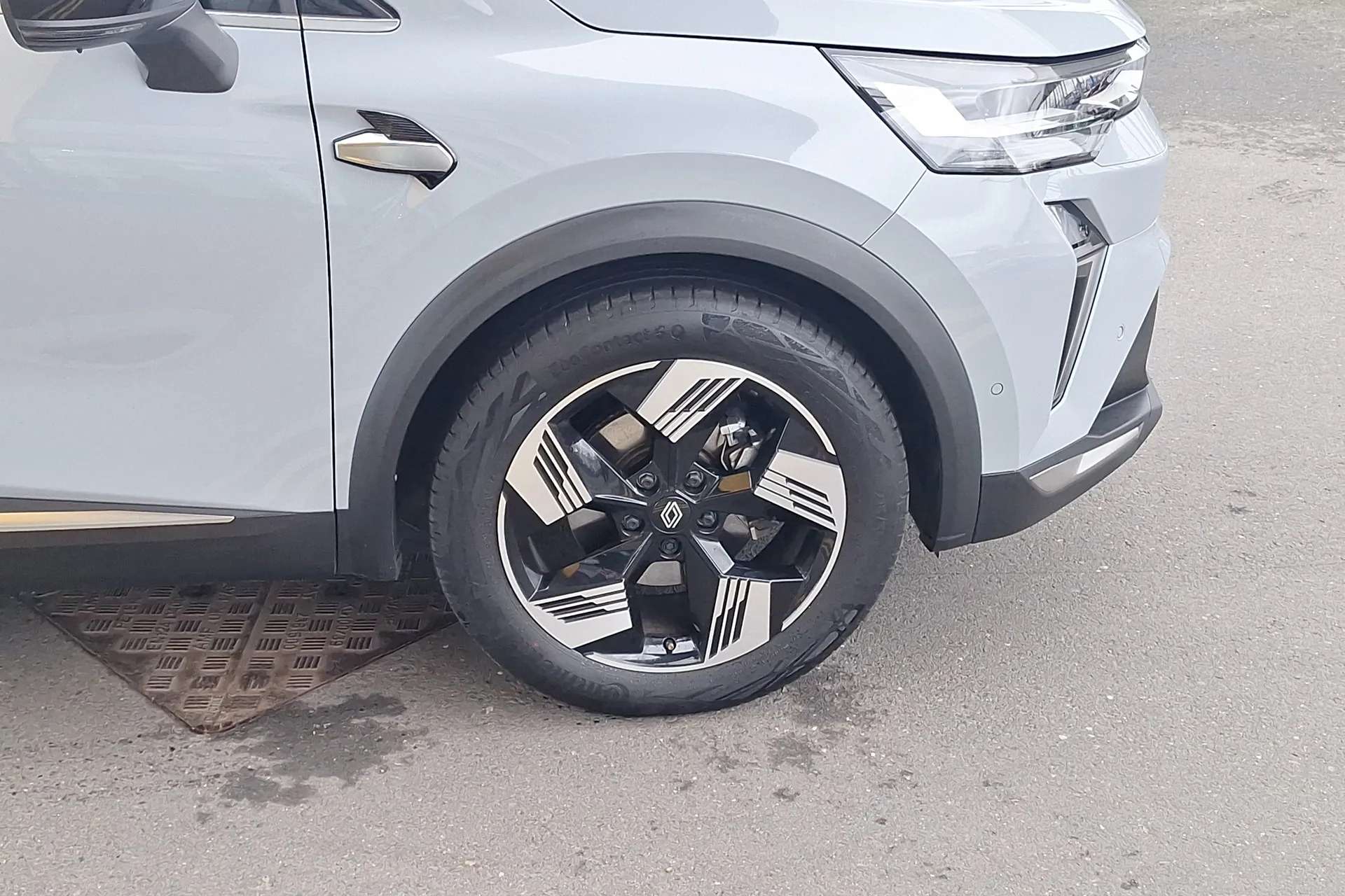 A 2025 RENAULT SYMBIOZ 1.6 E-Tech FHEV 145 Techno 5dr Auto A 2025 RENAULT SYMBIOZ 1.6 E-Tech FHEV 145 Techno 5dr Auto