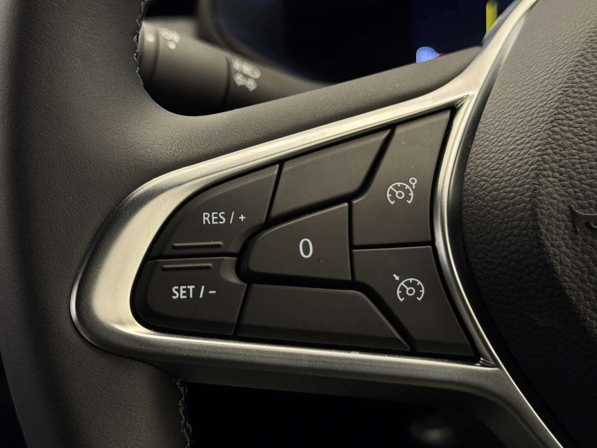2024 RENAULT CLIO 2024 RENAULT CLIO