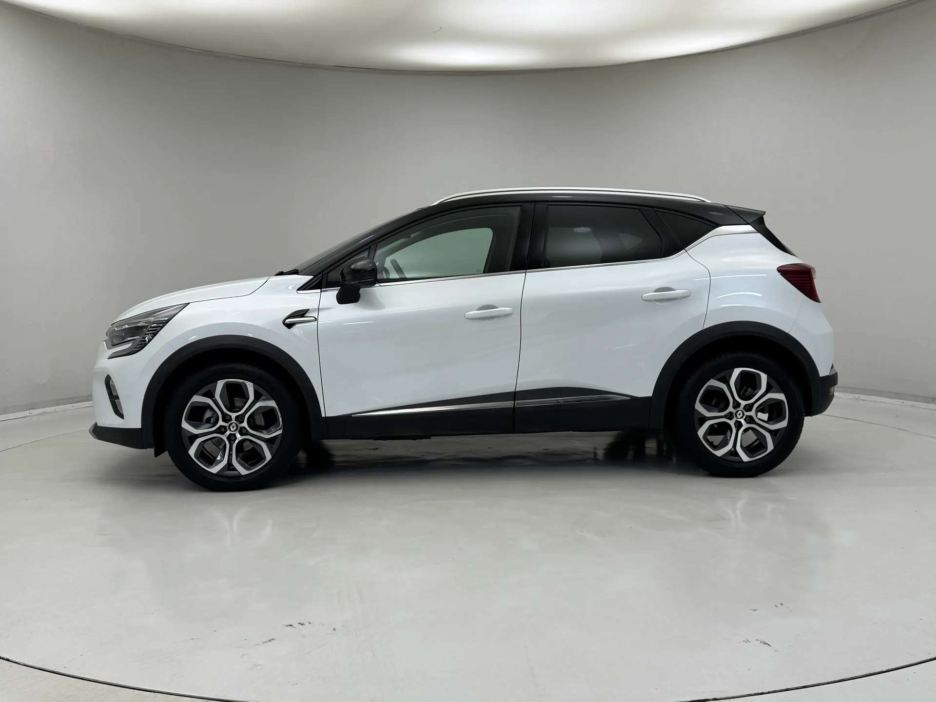 A 2023 RENAULT CAPTUR 1.6 E-Tech full hybrid 145 Techno 5dr Auto A 2023 RENAULT CAPTUR 1.6 E-Tech full hybrid 145 Techno 5dr Auto