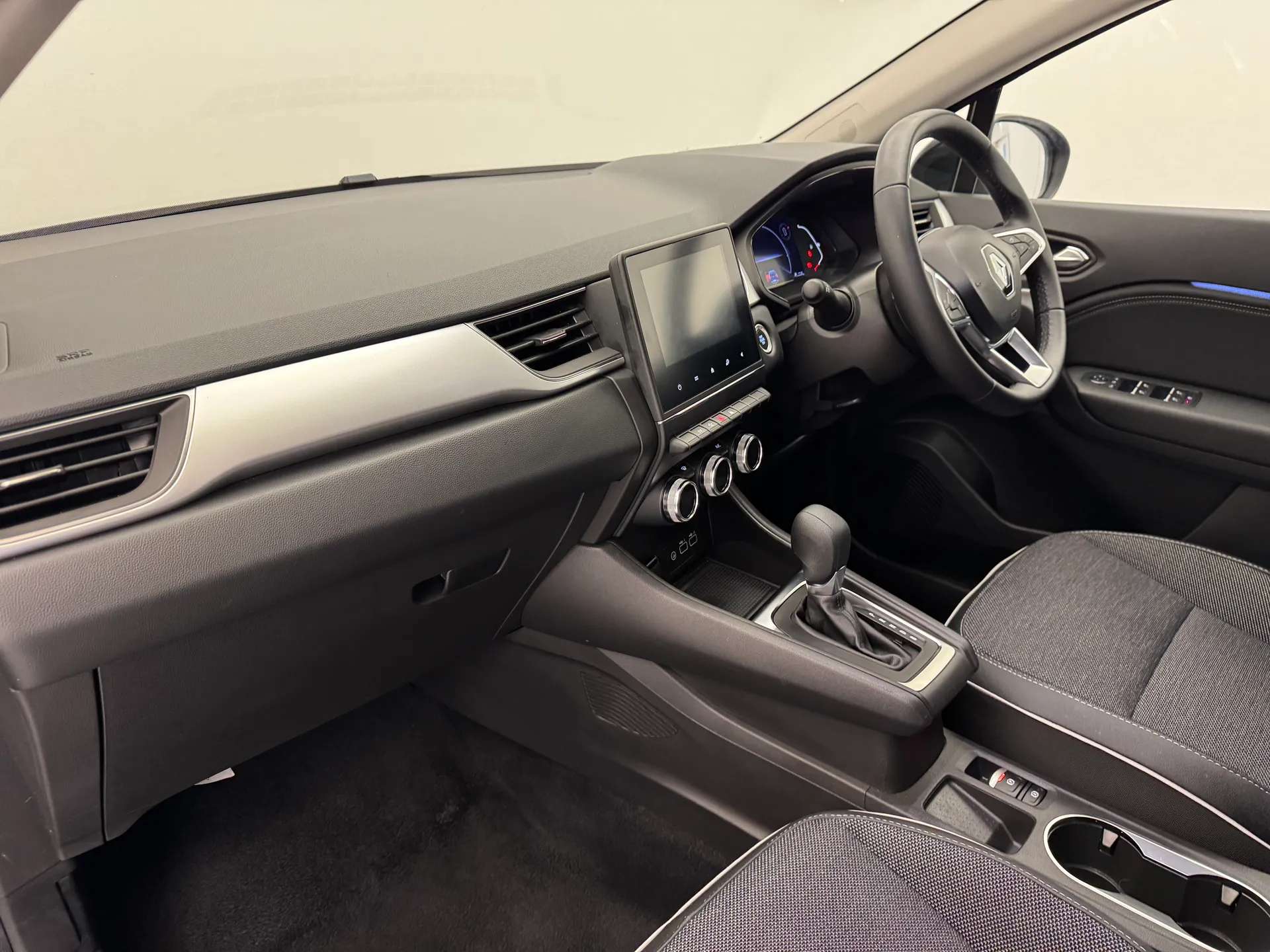 2024 RENAULT CAPTUR 2024 RENAULT CAPTUR