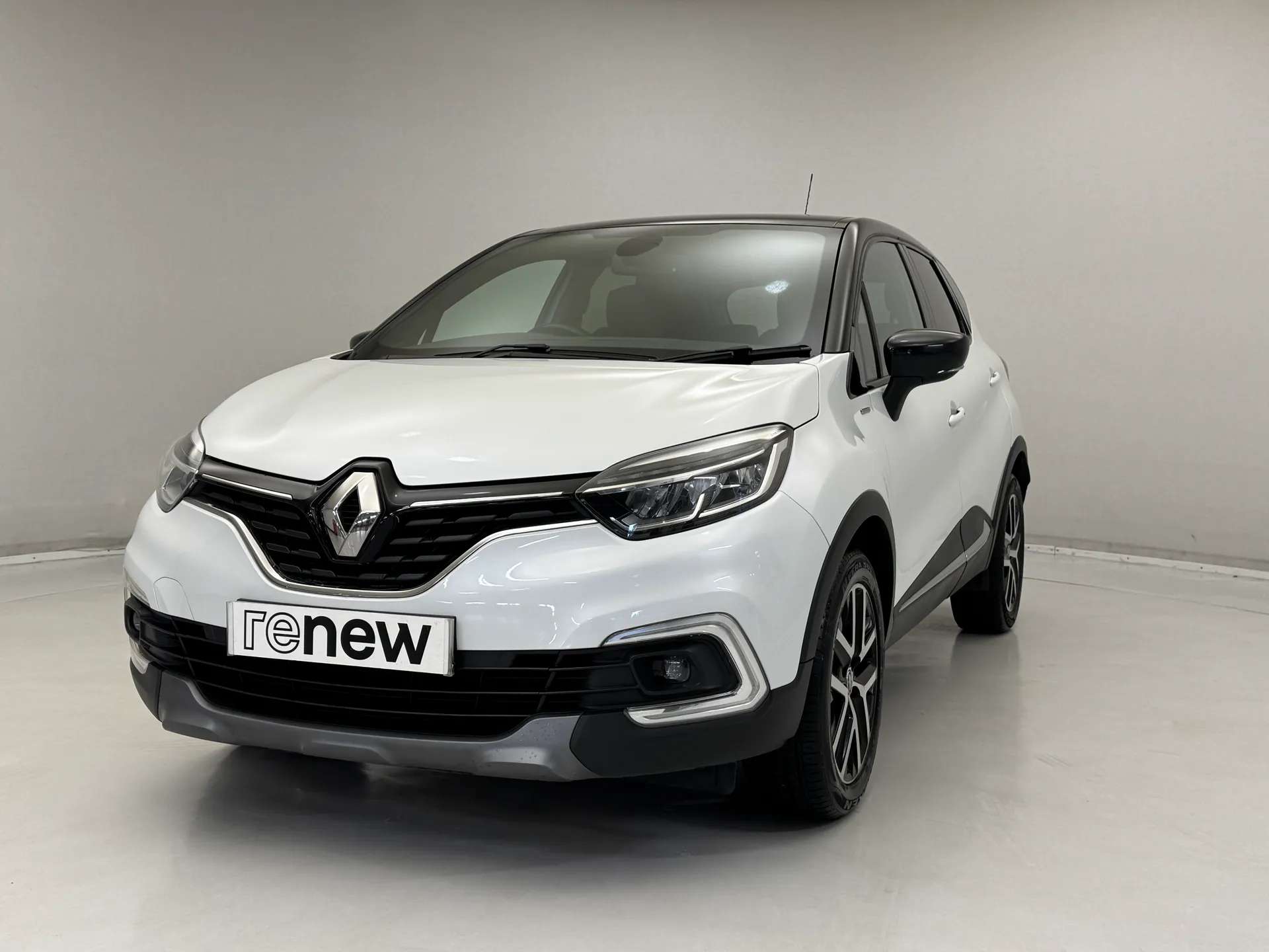 A 2019 RENAULT CAPTUR 1.3 TCE 130 S Edition 5dr A 2019 RENAULT CAPTUR 1.3 TCE 130 S Edition 5dr