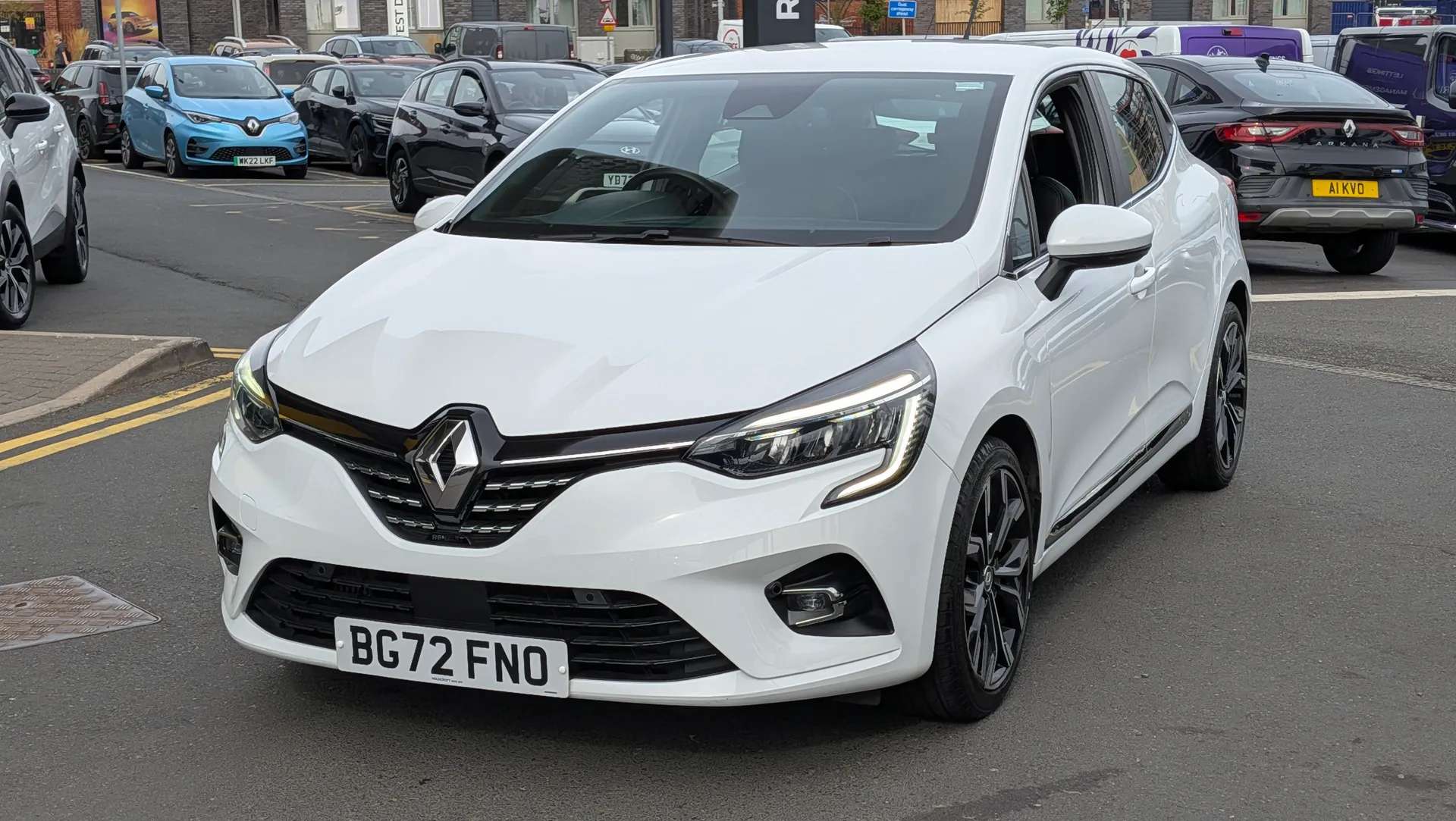 A 2022 RENAULT CLIO 1.0 TCe 90 SE Edition 5dr A 2022 RENAULT CLIO 1.0 TCe 90 SE Edition 5dr