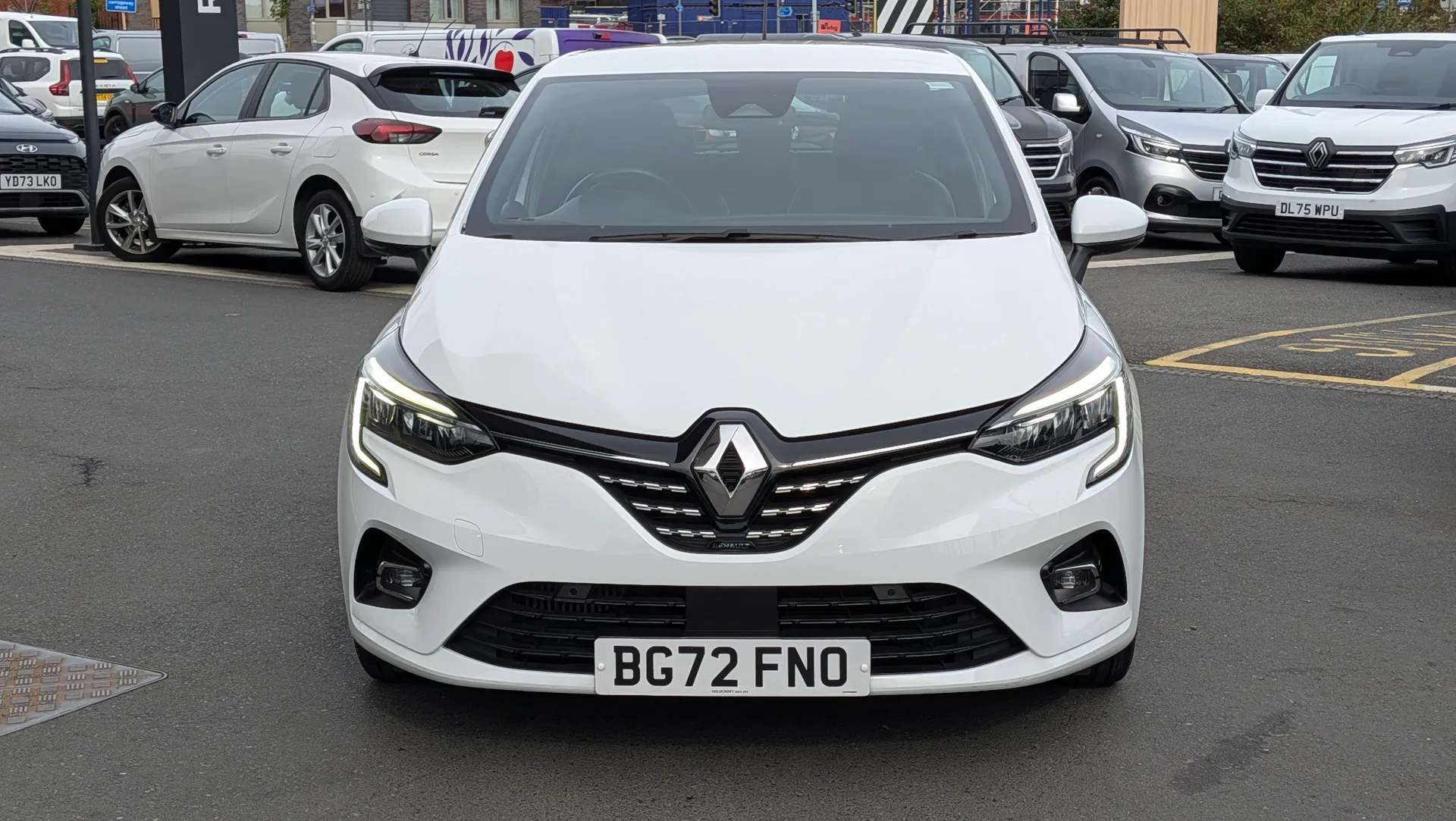 A 2022 RENAULT CLIO 1.0 TCe 90 SE Edition 5dr A 2022 RENAULT CLIO 1.0 TCe 90 SE Edition 5dr
