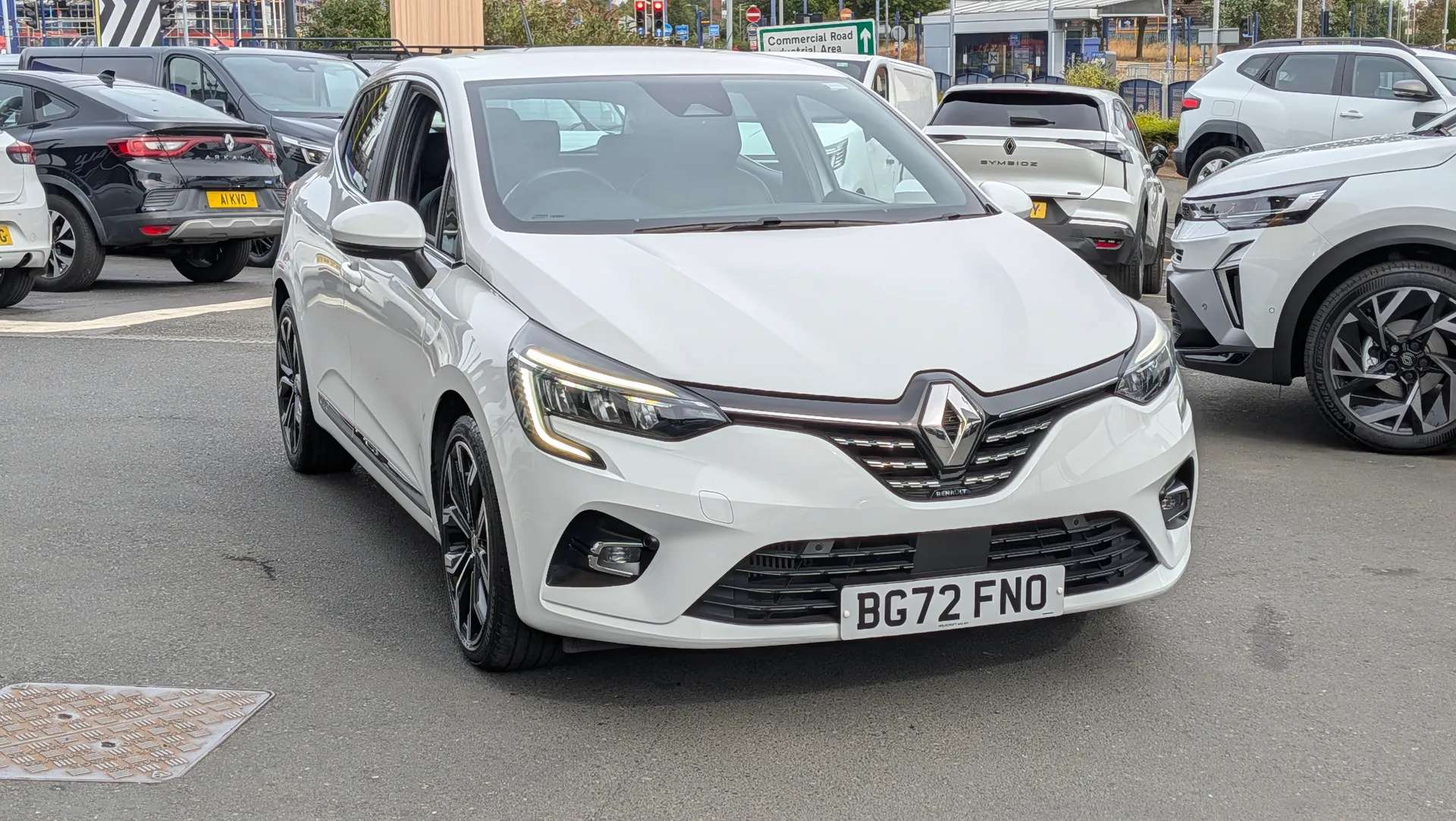 A 2022 RENAULT CLIO 1.0 TCe 90 SE Edition 5dr A 2022 RENAULT CLIO 1.0 TCe 90 SE Edition 5dr