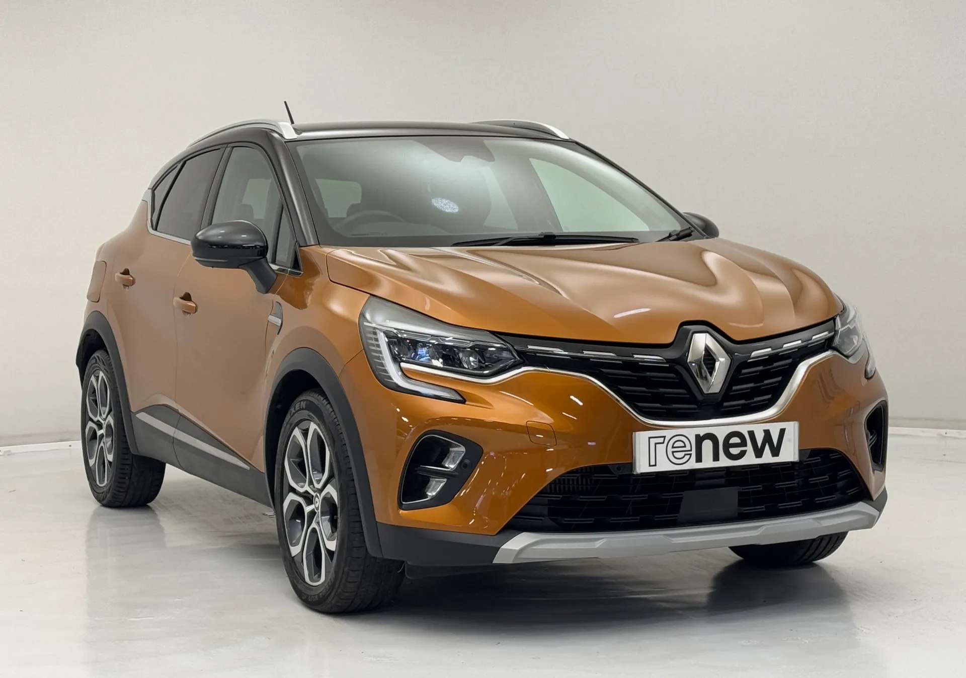 A 2021 RENAULT CAPTUR 1.3 TCE 140 S Edition 5dr A 2021 RENAULT CAPTUR 1.3 TCE 140 S Edition 5dr