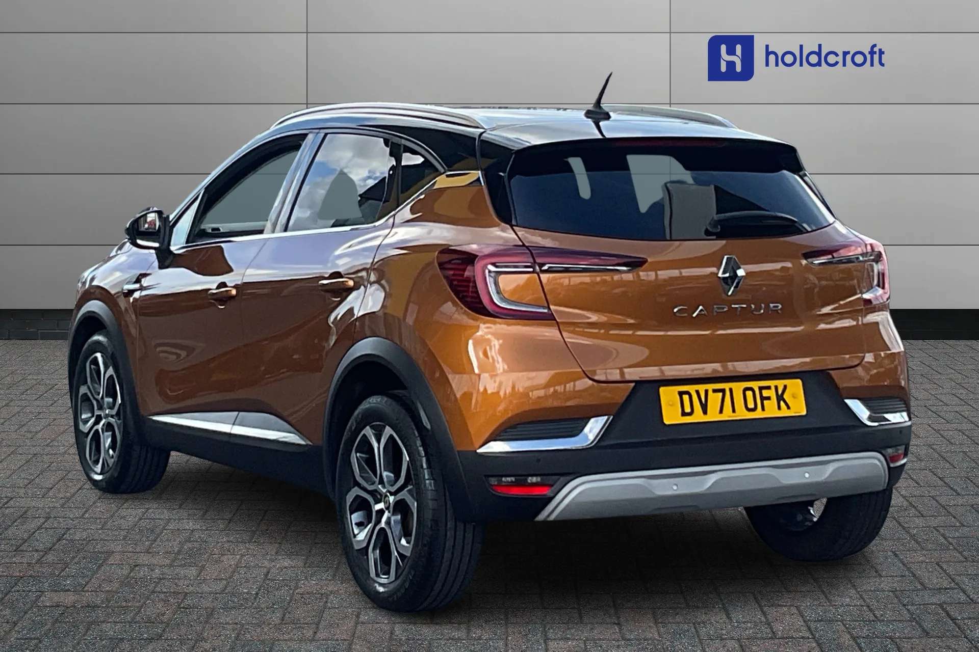 A 2021 RENAULT CAPTUR 1.3 TCE 140 S Edition 5dr A 2021 RENAULT CAPTUR 1.3 TCE 140 S Edition 5dr