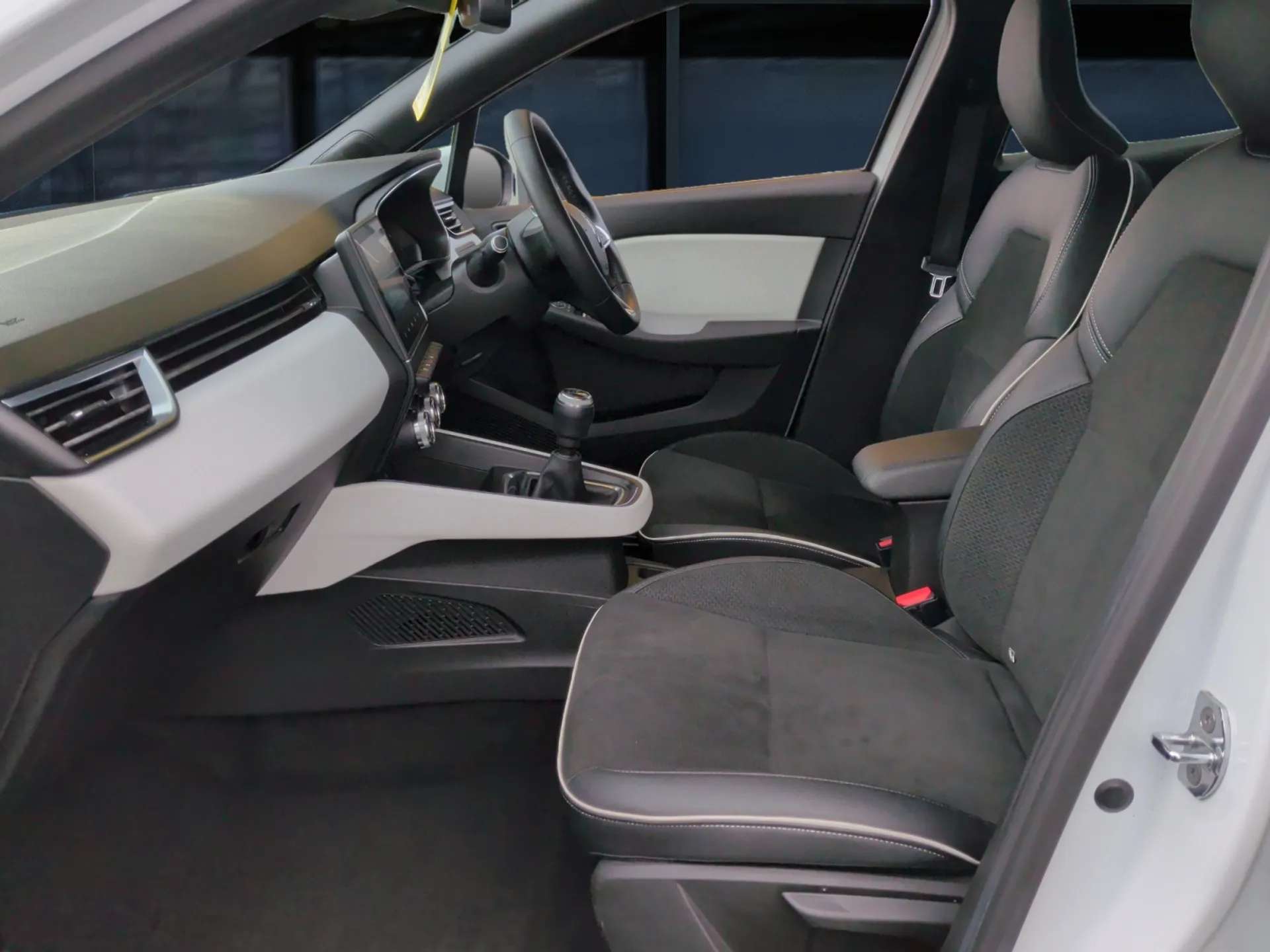2021 RENAULT CLIO 2021 RENAULT CLIO