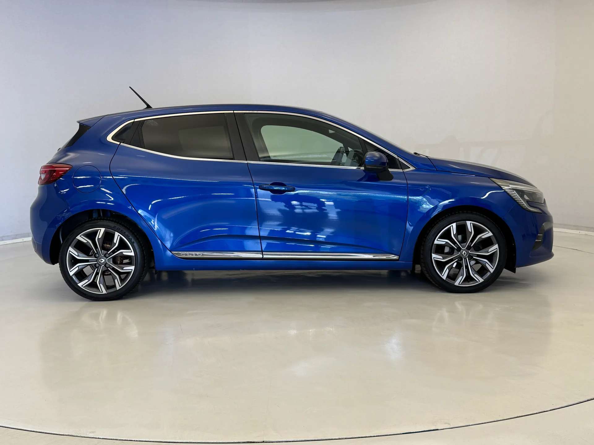 2021 RENAULT CLIO 2021 RENAULT CLIO