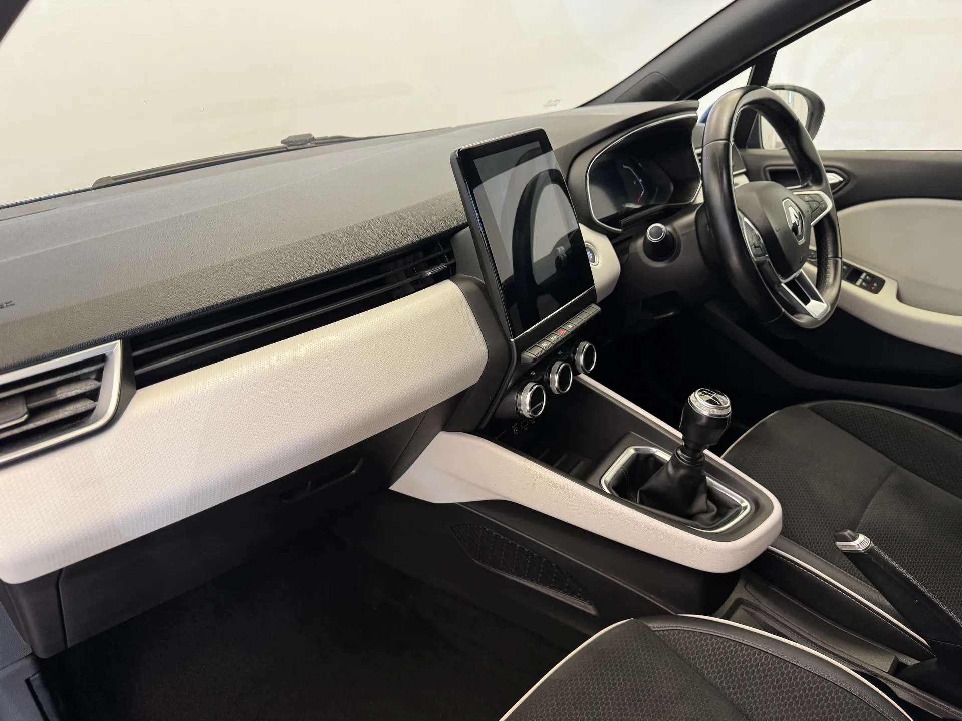 2021 RENAULT CLIO 2021 RENAULT CLIO