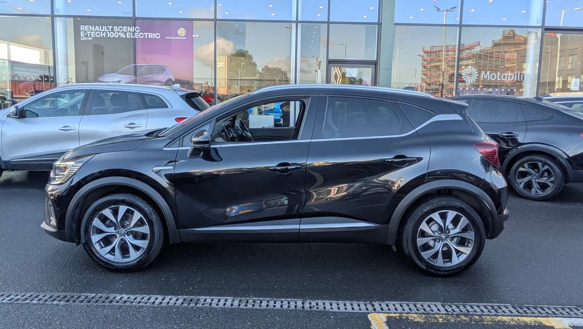 A 2020 RENAULT CAPTUR 1.0 TCE 100 S Edition 5dr A 2020 RENAULT CAPTUR 1.0 TCE 100 S Edition 5dr