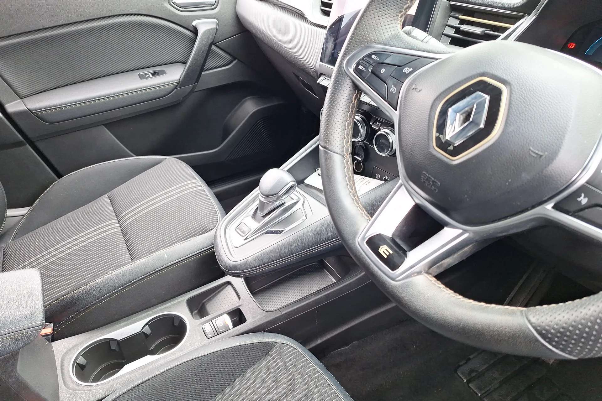 2024 RENAULT CAPTUR 2024 RENAULT CAPTUR