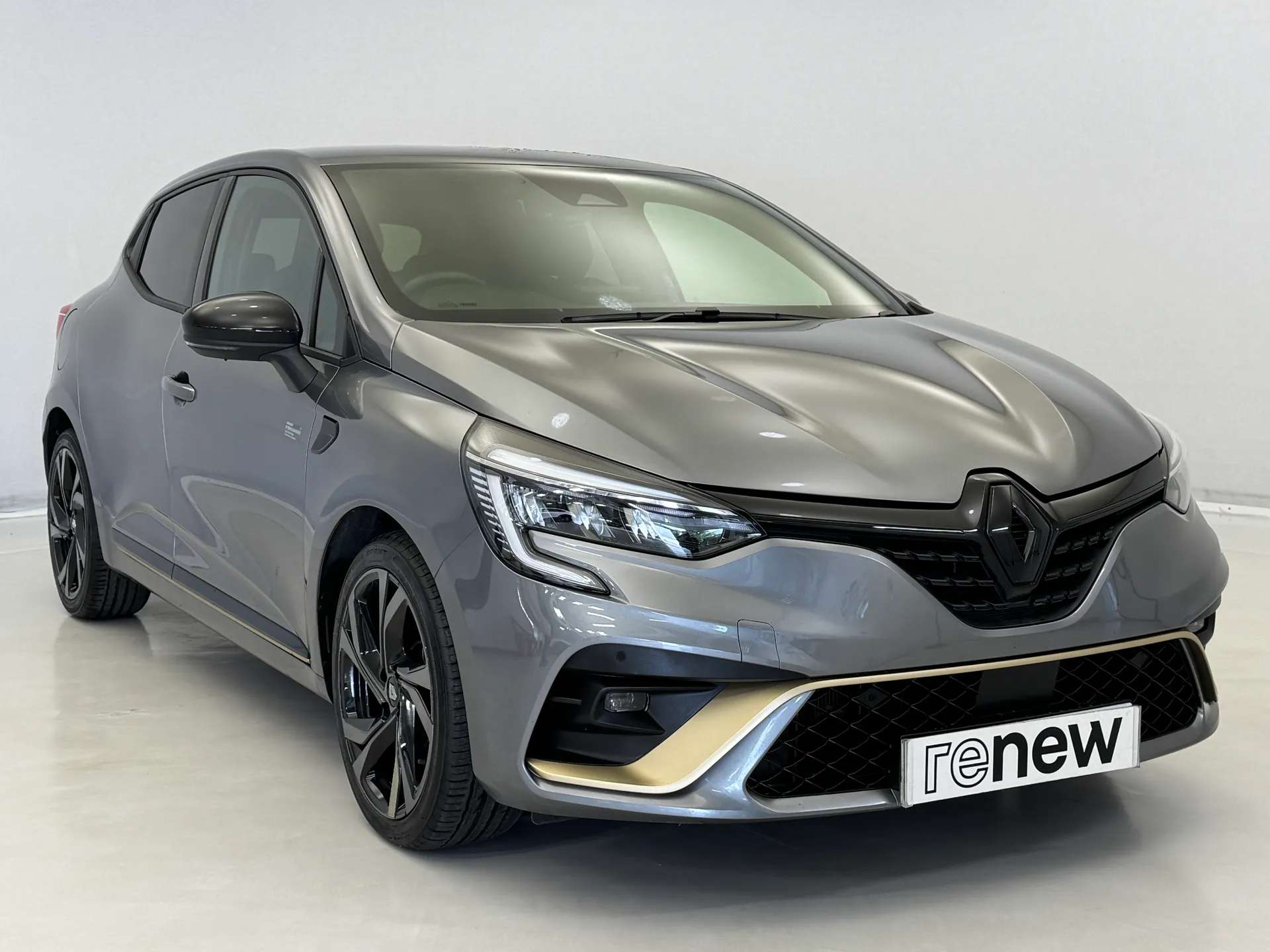 A 2023 RENAULT CLIO 1.6 E-TECH full hybrid 145 Engineered 5dr Auto A 2023 RENAULT CLIO 1.6 E-TECH full hybrid 145 Engineered 5dr Auto