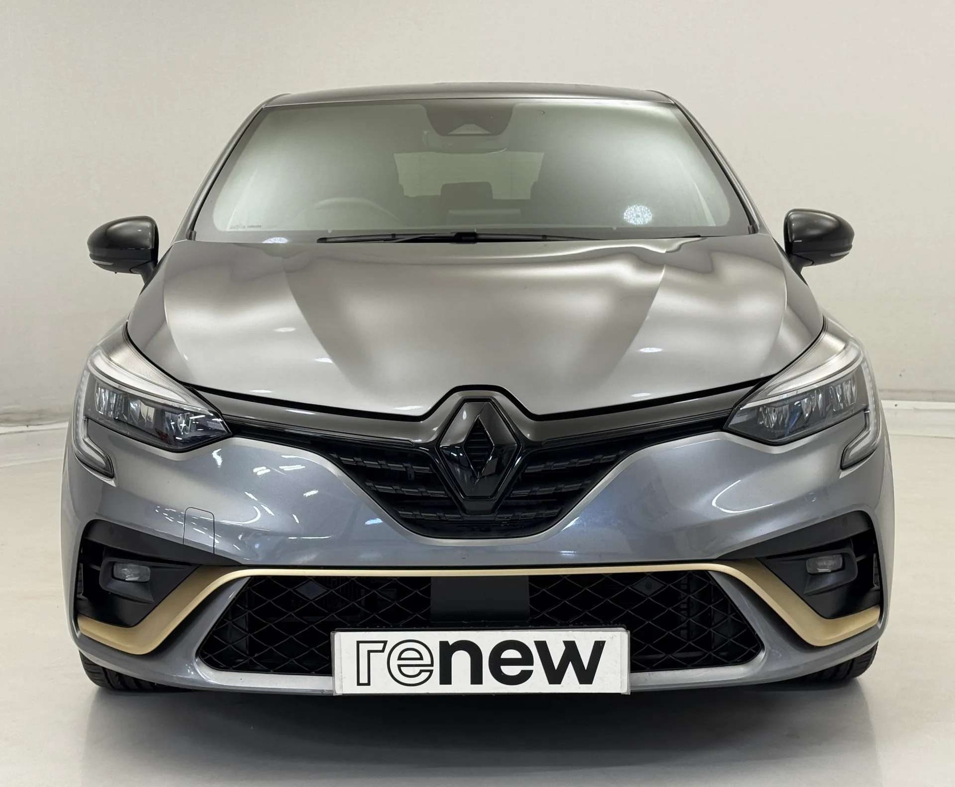 A 2023 RENAULT CLIO 1.6 E-TECH full hybrid 145 Engineered 5dr Auto A 2023 RENAULT CLIO 1.6 E-TECH full hybrid 145 Engineered 5dr Auto