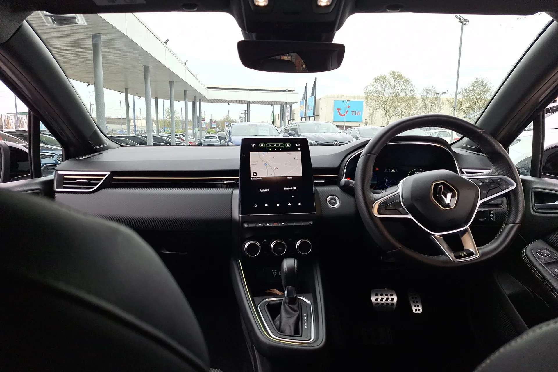 A 2023 RENAULT CLIO 1.6 E-TECH full hybrid 145 Engineered 5dr Auto A 2023 RENAULT CLIO 1.6 E-TECH full hybrid 145 Engineered 5dr Auto