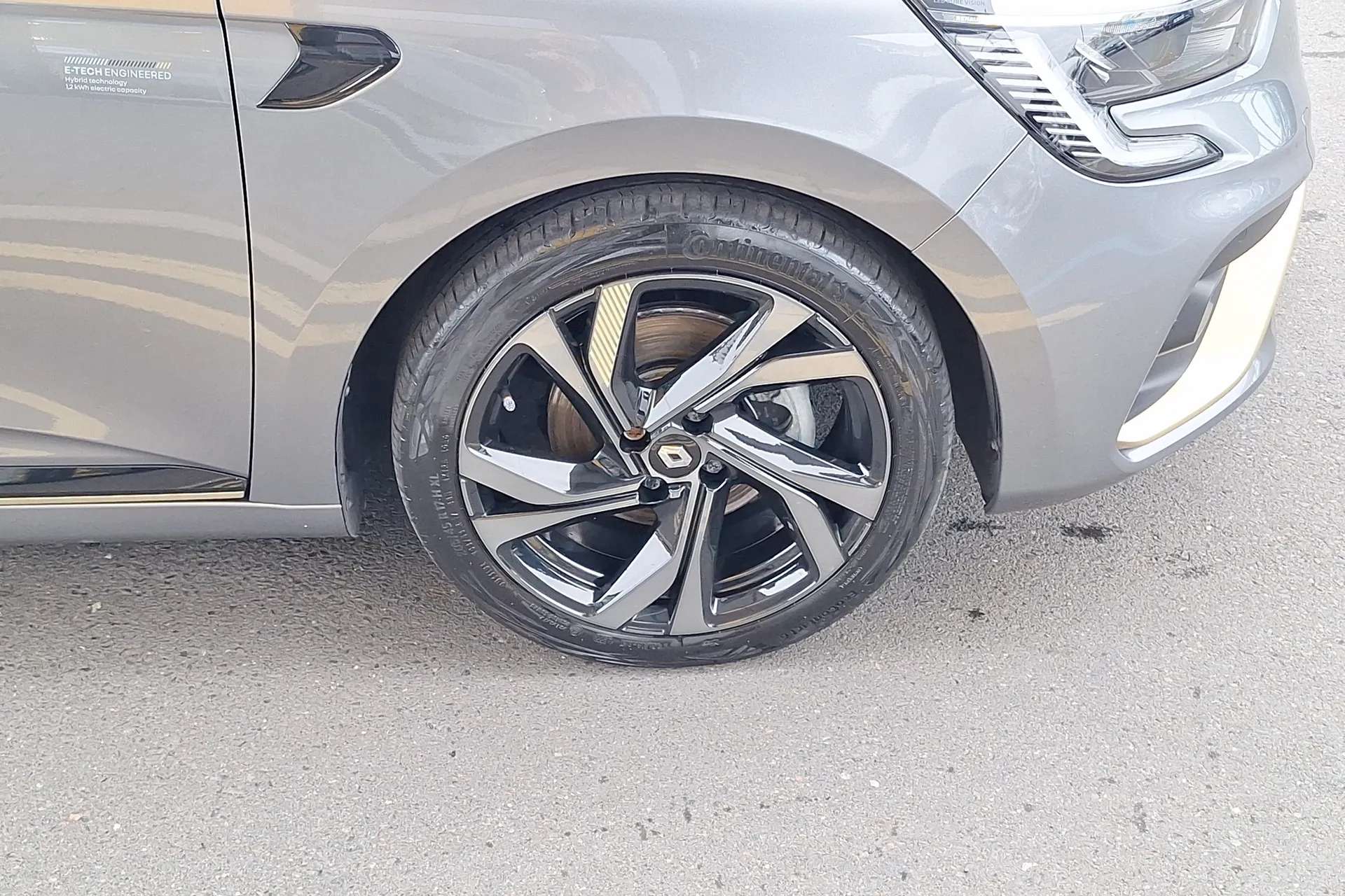 A 2023 RENAULT CLIO 1.6 E-TECH full hybrid 145 Engineered 5dr Auto A 2023 RENAULT CLIO 1.6 E-TECH full hybrid 145 Engineered 5dr Auto