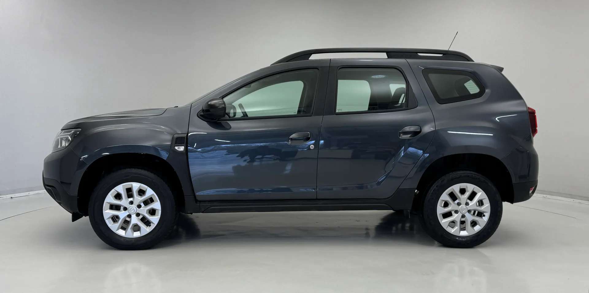 A 2022 DACIA DUSTER 1.0 TCe 100 Bi-Fuel Comfort 5dr A 2022 DACIA DUSTER 1.0 TCe 100 Bi-Fuel Comfort 5dr