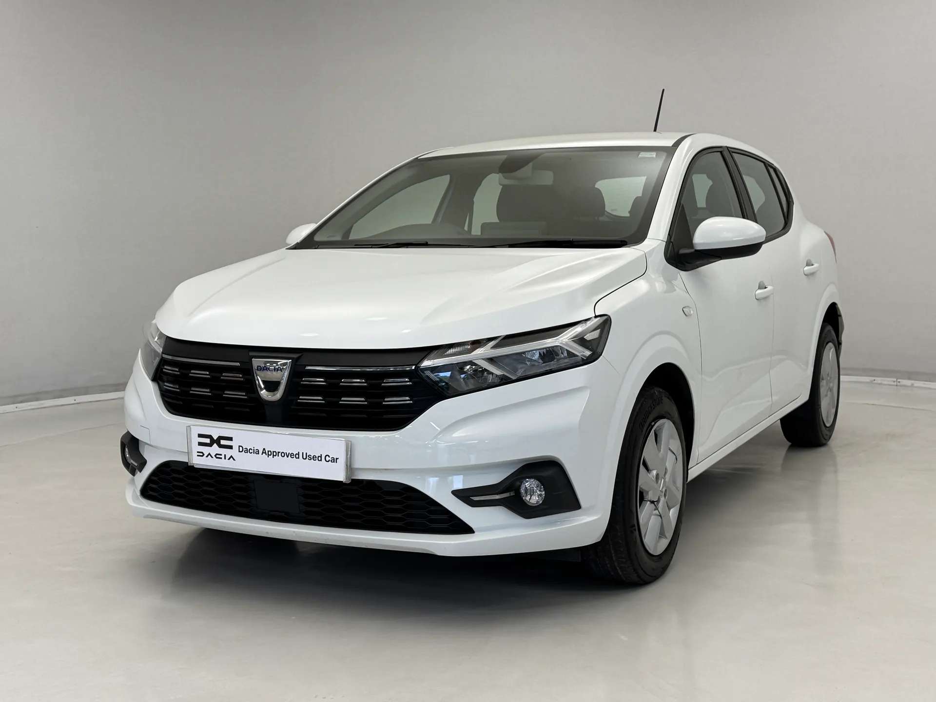 A 2022 DACIA SANDERO 1.0 TCe Bi-Fuel Comfort 5dr A 2022 DACIA SANDERO 1.0 TCe Bi-Fuel Comfort 5dr