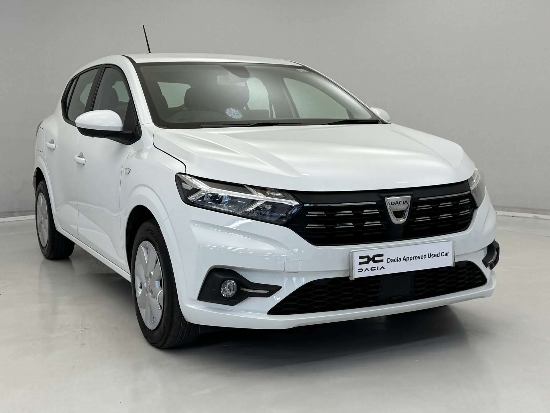 A 2022 DACIA SANDERO 1.0 TCe Bi-Fuel Comfort 5dr A 2022 DACIA SANDERO 1.0 TCe Bi-Fuel Comfort 5dr