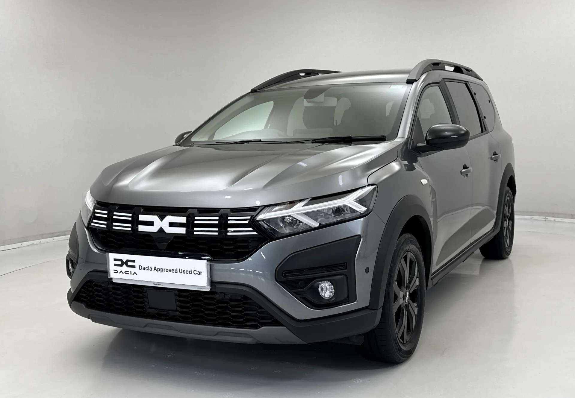 A 2024 DACIA JOGGER 1.6 HEV Extreme 5dr Auto A 2024 DACIA JOGGER 1.6 HEV Extreme 5dr Auto