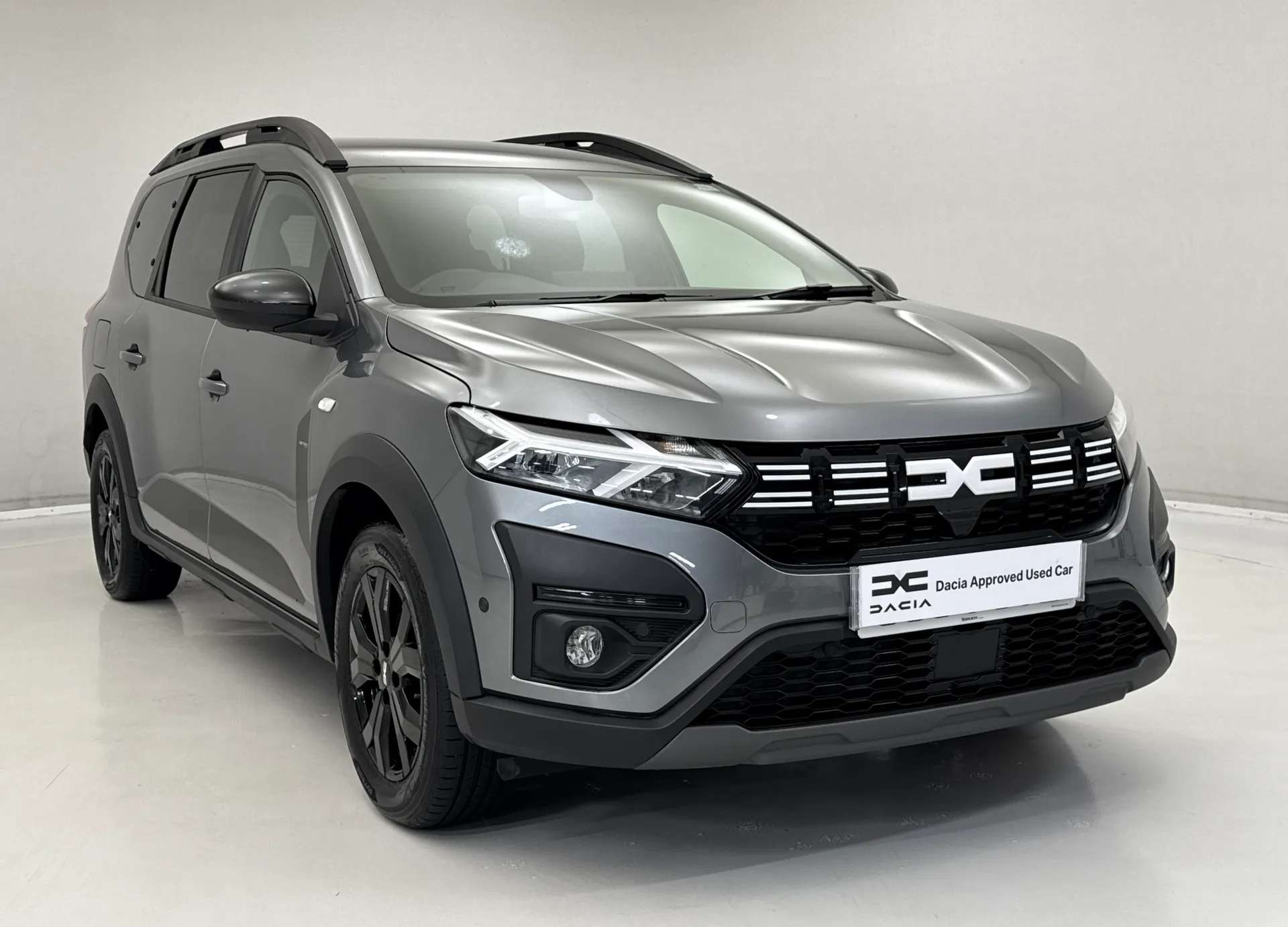 A 2024 DACIA JOGGER 1.6 HEV Extreme 5dr Auto A 2024 DACIA JOGGER 1.6 HEV Extreme 5dr Auto