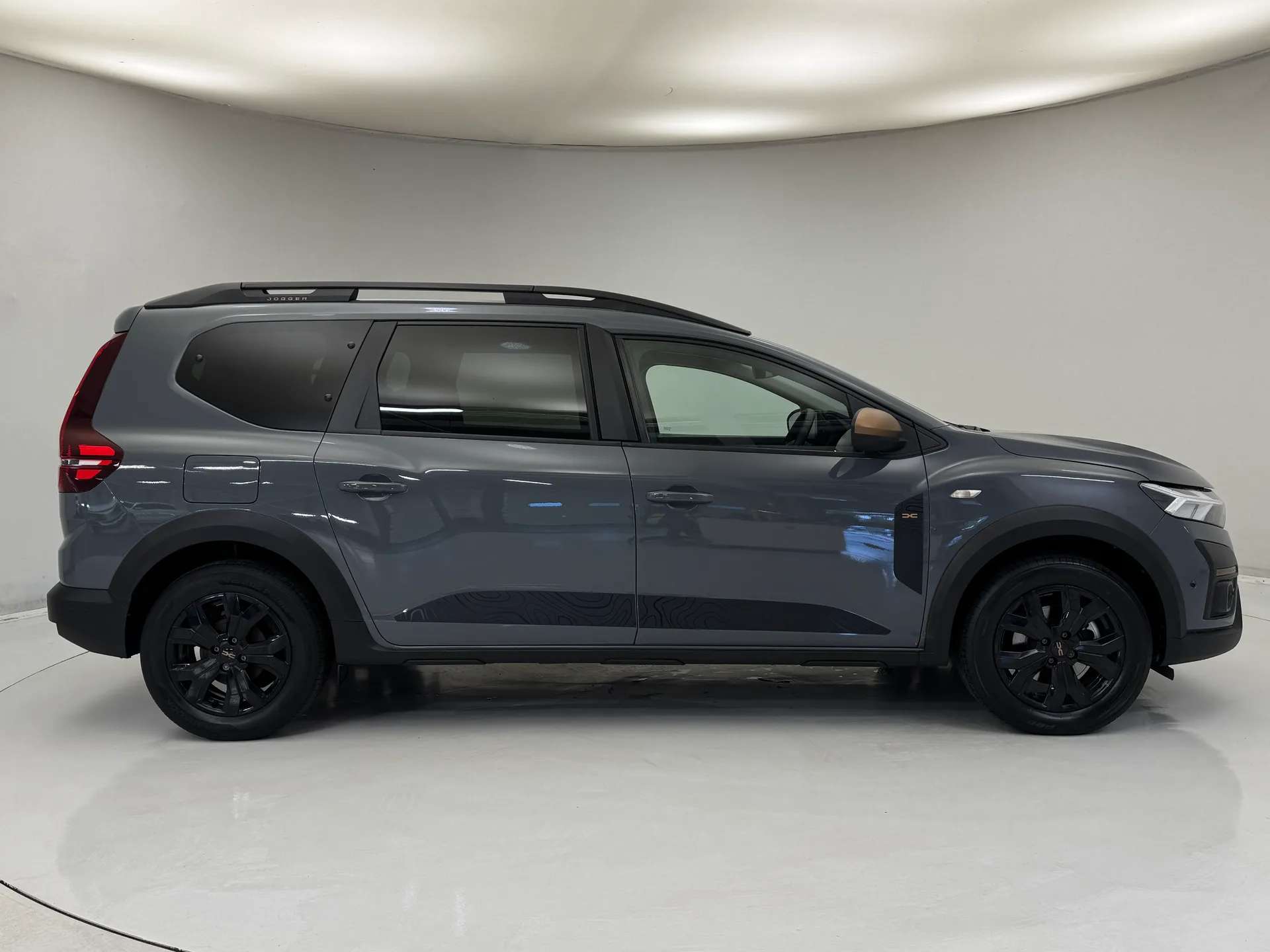 A 2024 DACIA JOGGER 1.6 HEV Extreme 5dr Auto A 2024 DACIA JOGGER 1.6 HEV Extreme 5dr Auto