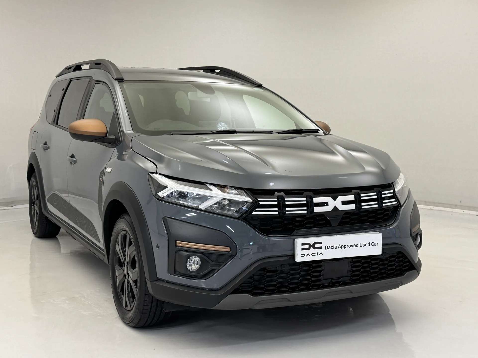 A 2024 DACIA JOGGER 1.6 HEV Extreme 5dr Auto A 2024 DACIA JOGGER 1.6 HEV Extreme 5dr Auto