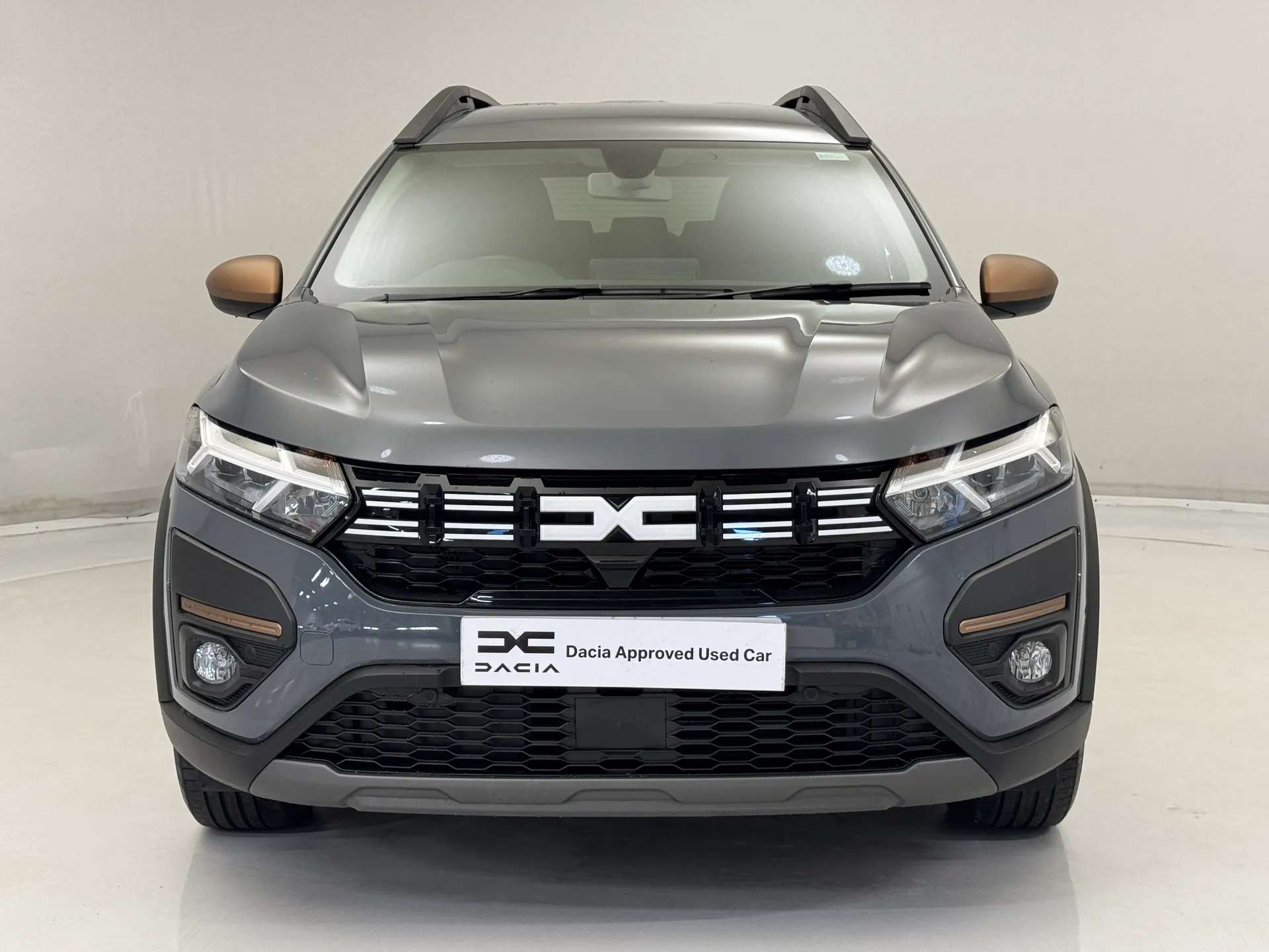 A 2024 DACIA JOGGER 1.6 HEV Extreme 5dr Auto A 2024 DACIA JOGGER 1.6 HEV Extreme 5dr Auto