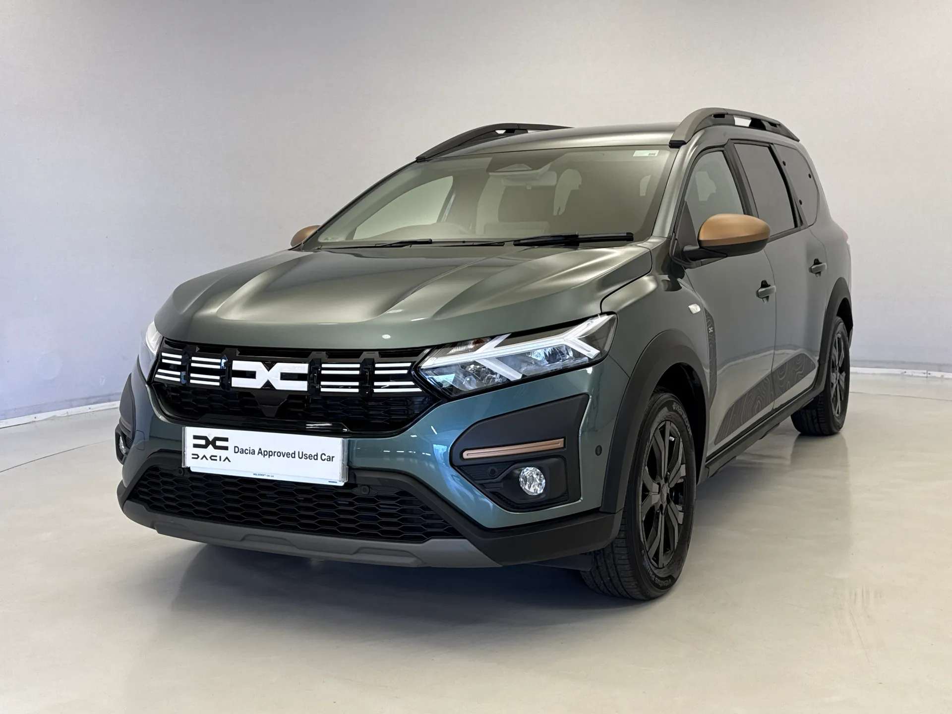 A 2024 DACIA JOGGER 1.6 HEV Extreme 5dr Auto A 2024 DACIA JOGGER 1.6 HEV Extreme 5dr Auto