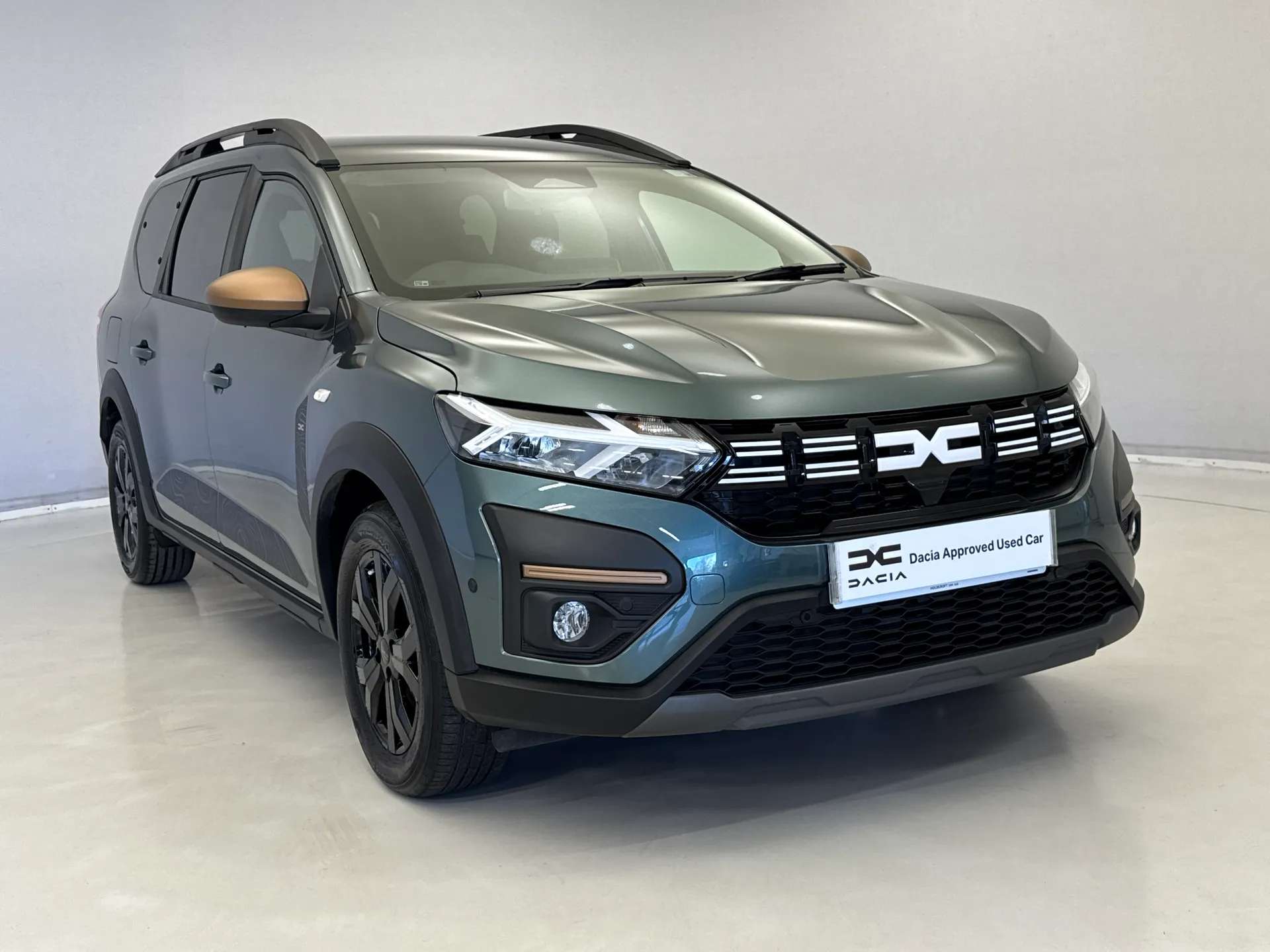 A 2024 DACIA JOGGER 1.6 HEV Extreme 5dr Auto A 2024 DACIA JOGGER 1.6 HEV Extreme 5dr Auto