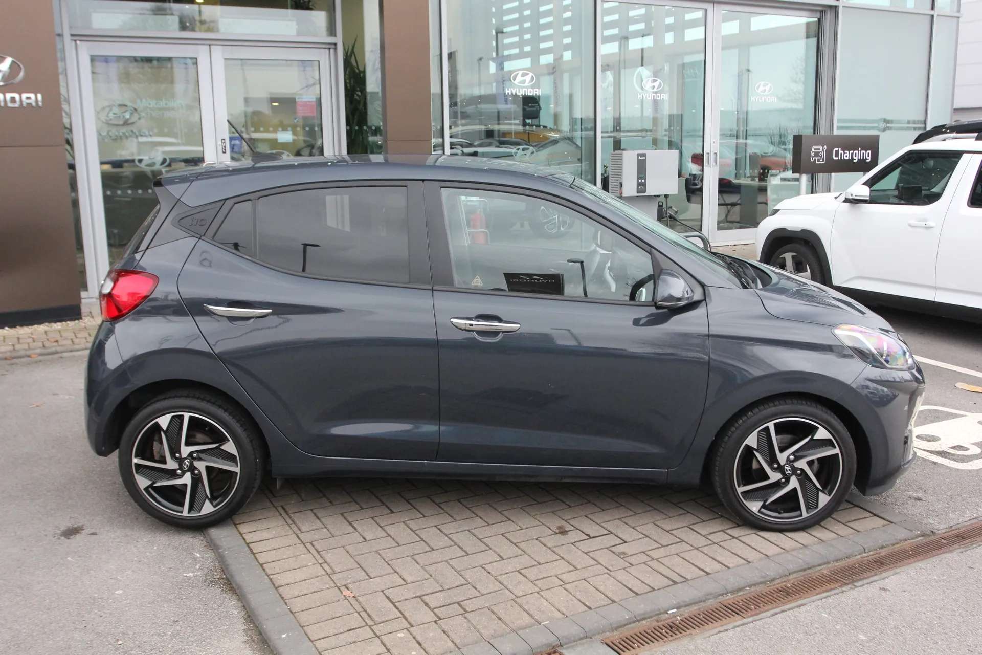 A 2023 HYUNDAI I10 1.2 MPi Premium 5dr Auto A 2023 HYUNDAI I10 1.2 MPi Premium 5dr Auto