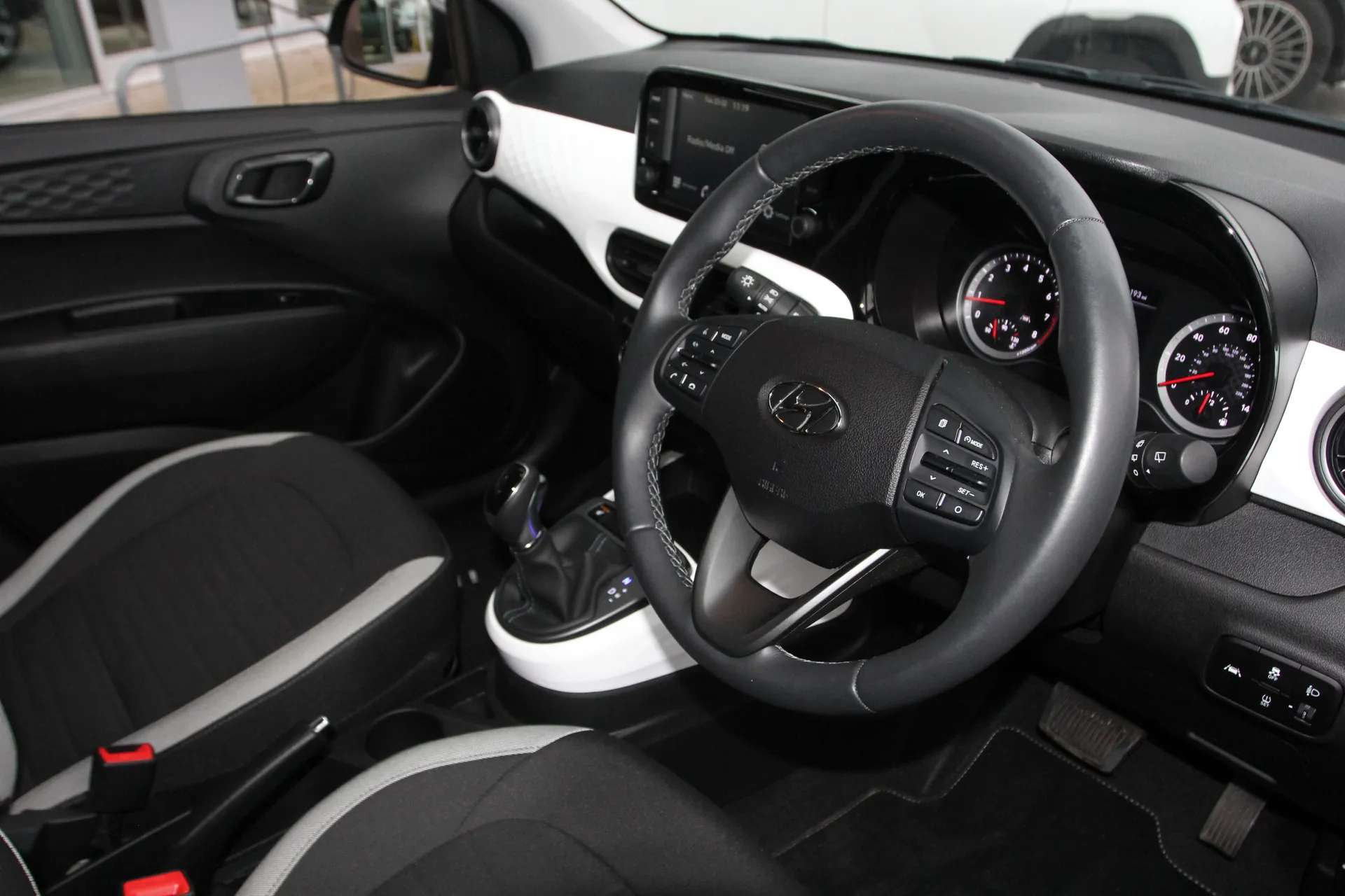 2023 HYUNDAI I10 2023 HYUNDAI I10