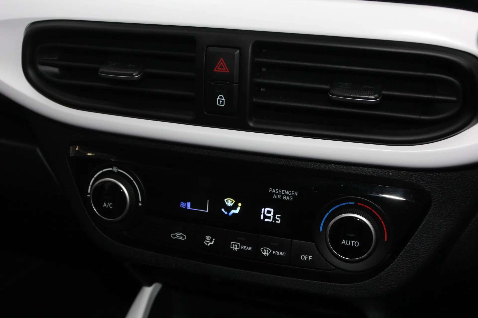 2023 HYUNDAI I10 2023 HYUNDAI I10