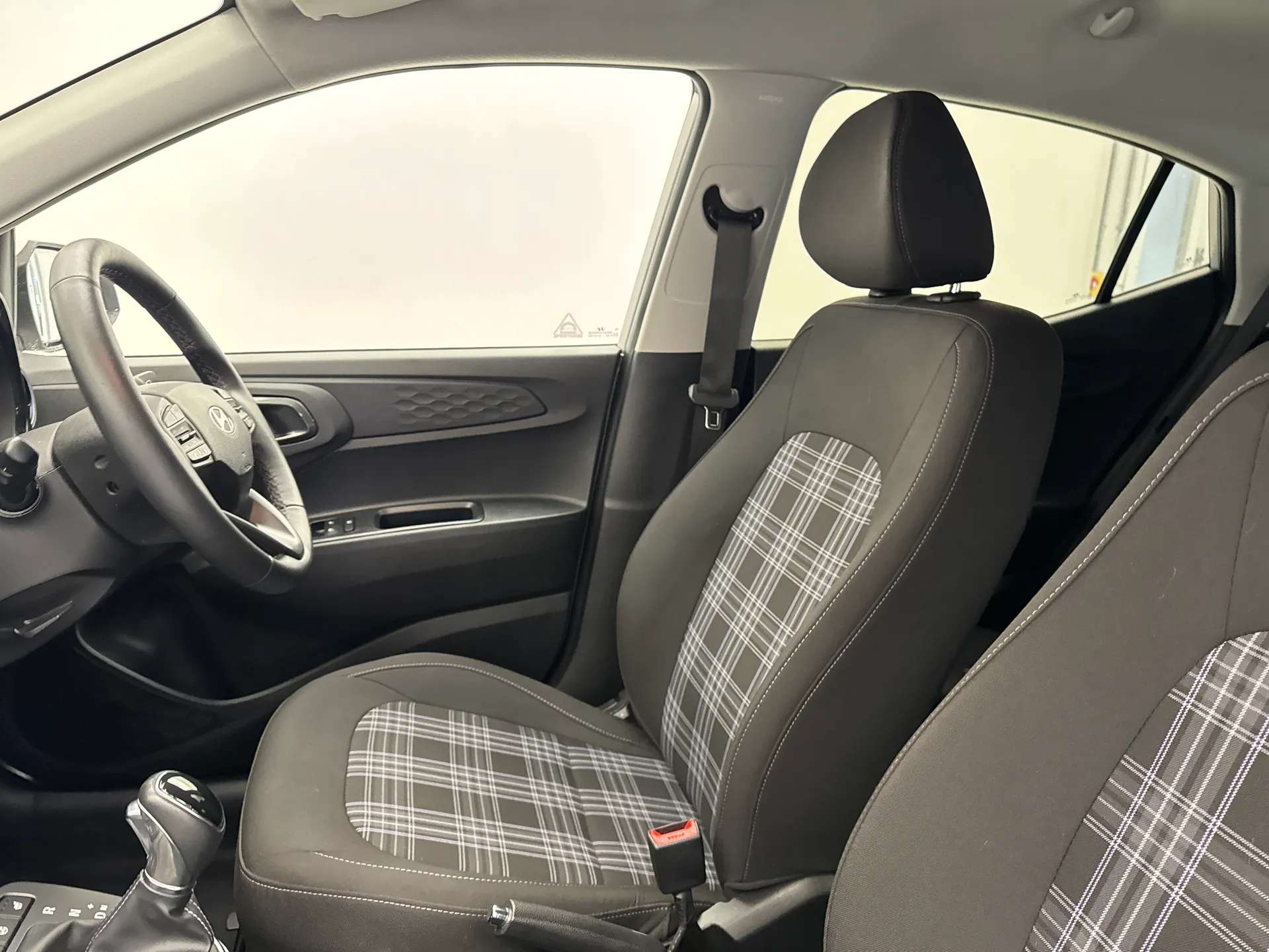 2024 HYUNDAI I10 2024 HYUNDAI I10